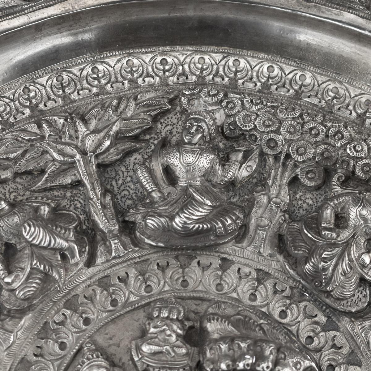 19th Century Indian Solid Silver Large Decorative Dish, Poona, circa 1880 4