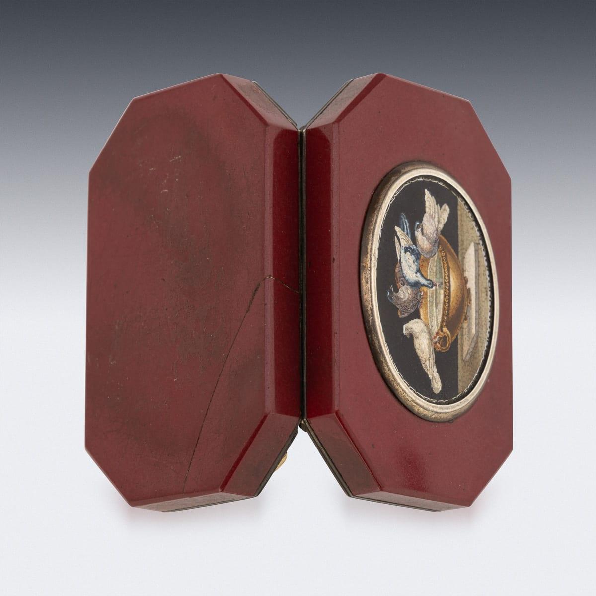 Antica scatola a micro mosaico in argento e argento dorato del XIX secolo, 1890 ca. in vendita 4