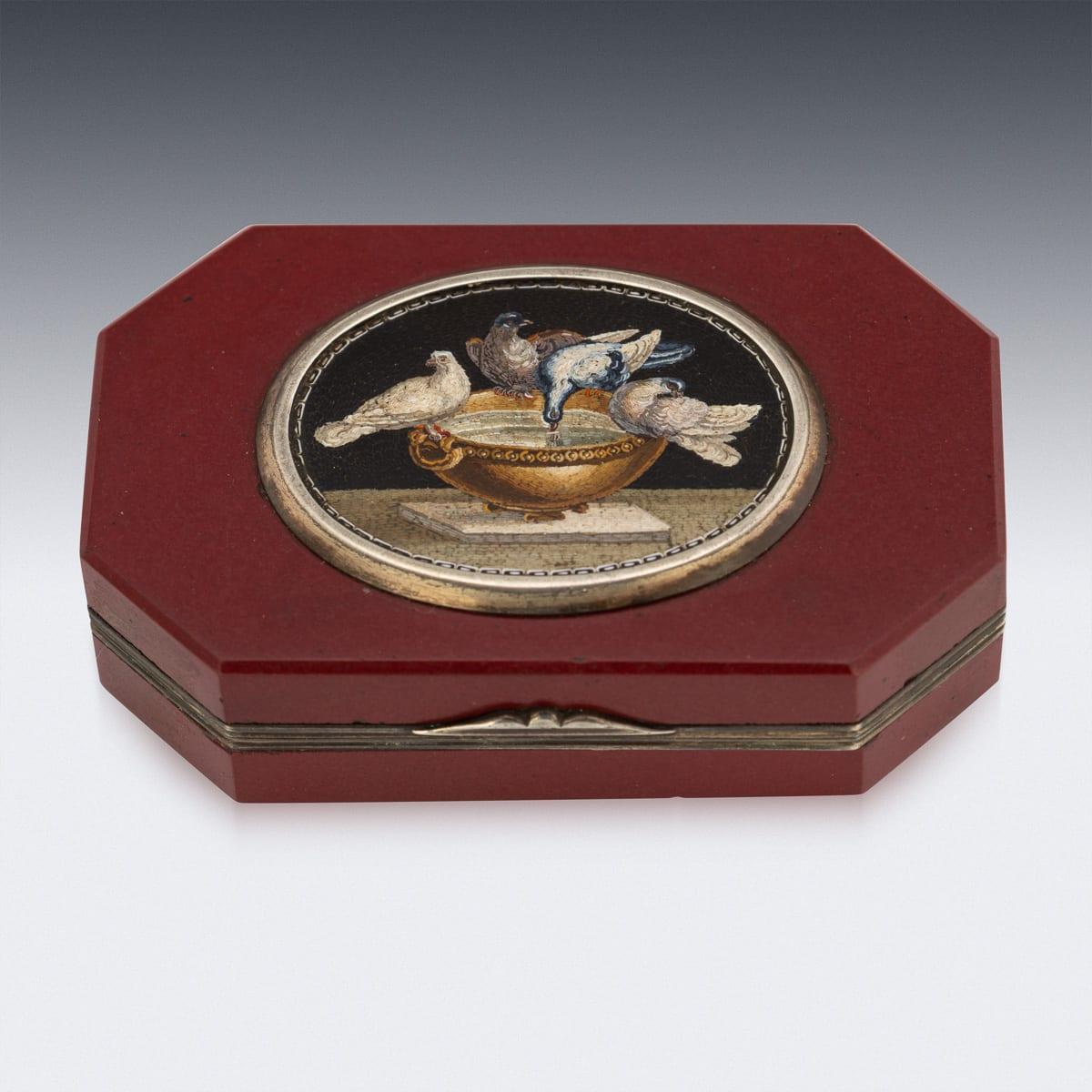 Altro Antica scatola a micro mosaico in argento e argento dorato del XIX secolo, 1890 ca. in vendita