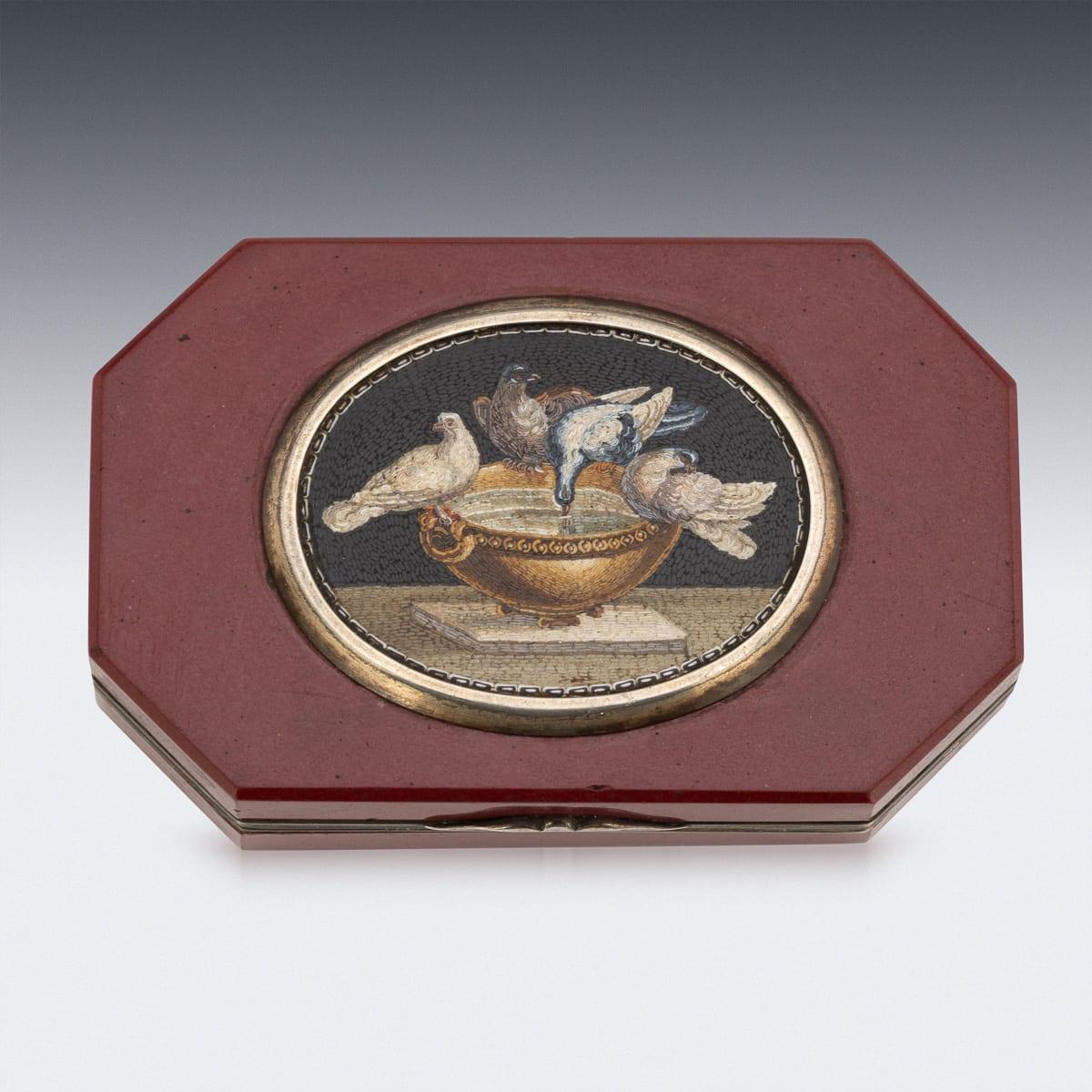 Antica scatola a micro mosaico in argento e argento dorato del XIX secolo, 1890 ca. in vendita 1