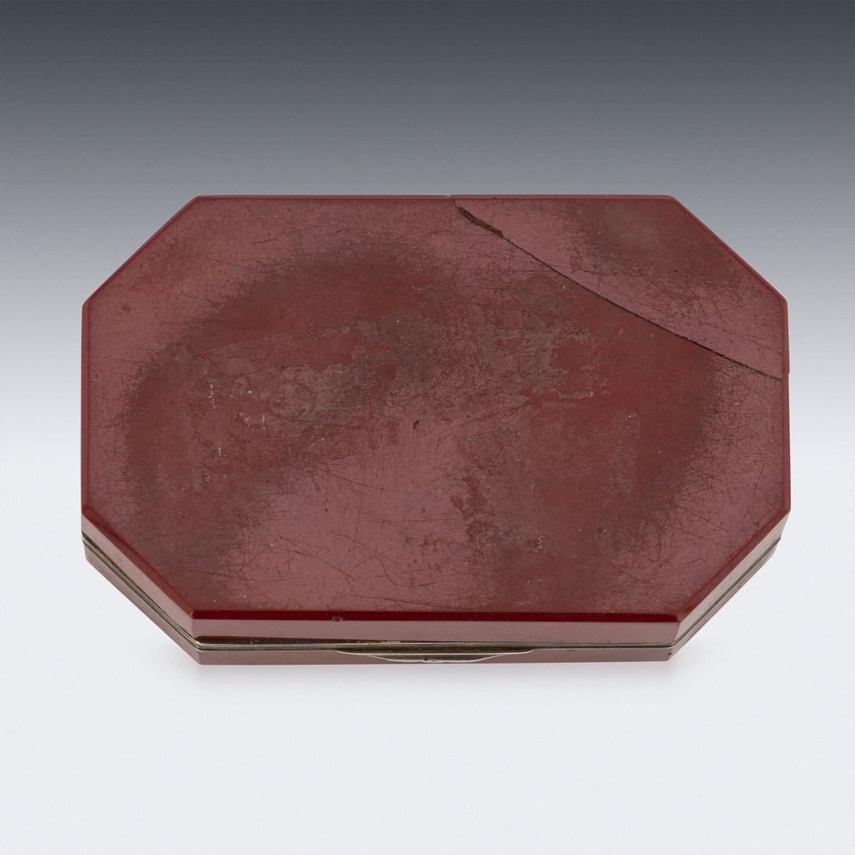 Antica scatola a micro mosaico in argento e argento dorato del XIX secolo, 1890 ca. in vendita 2