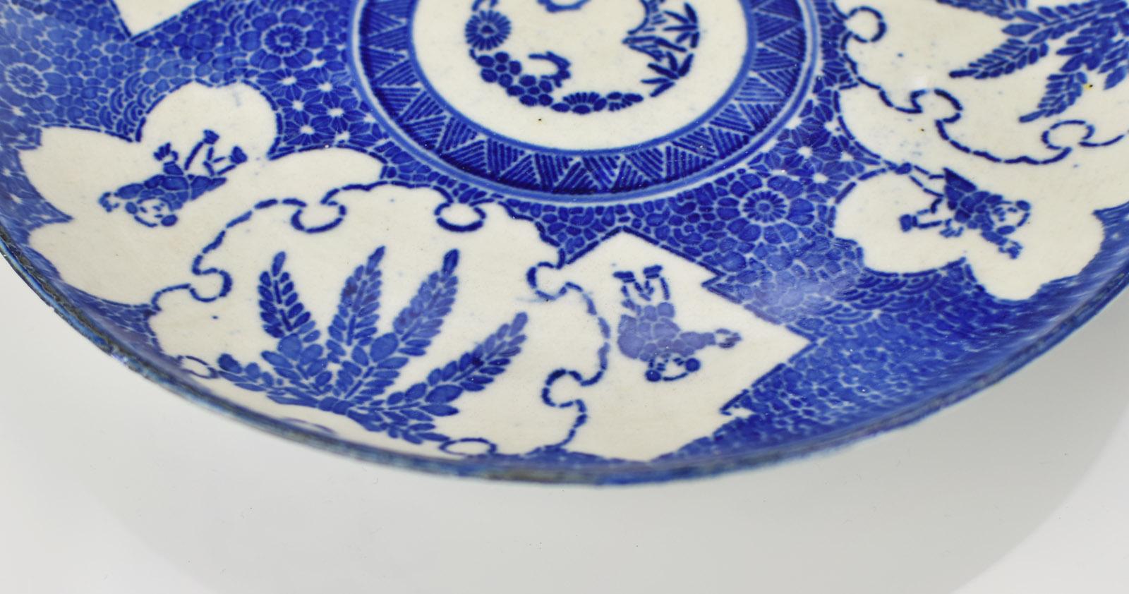 Hand-Crafted Antique 19thC Japanese Meiji Imari Blue & White Chintz Porcelain Plate Charger For Sale
