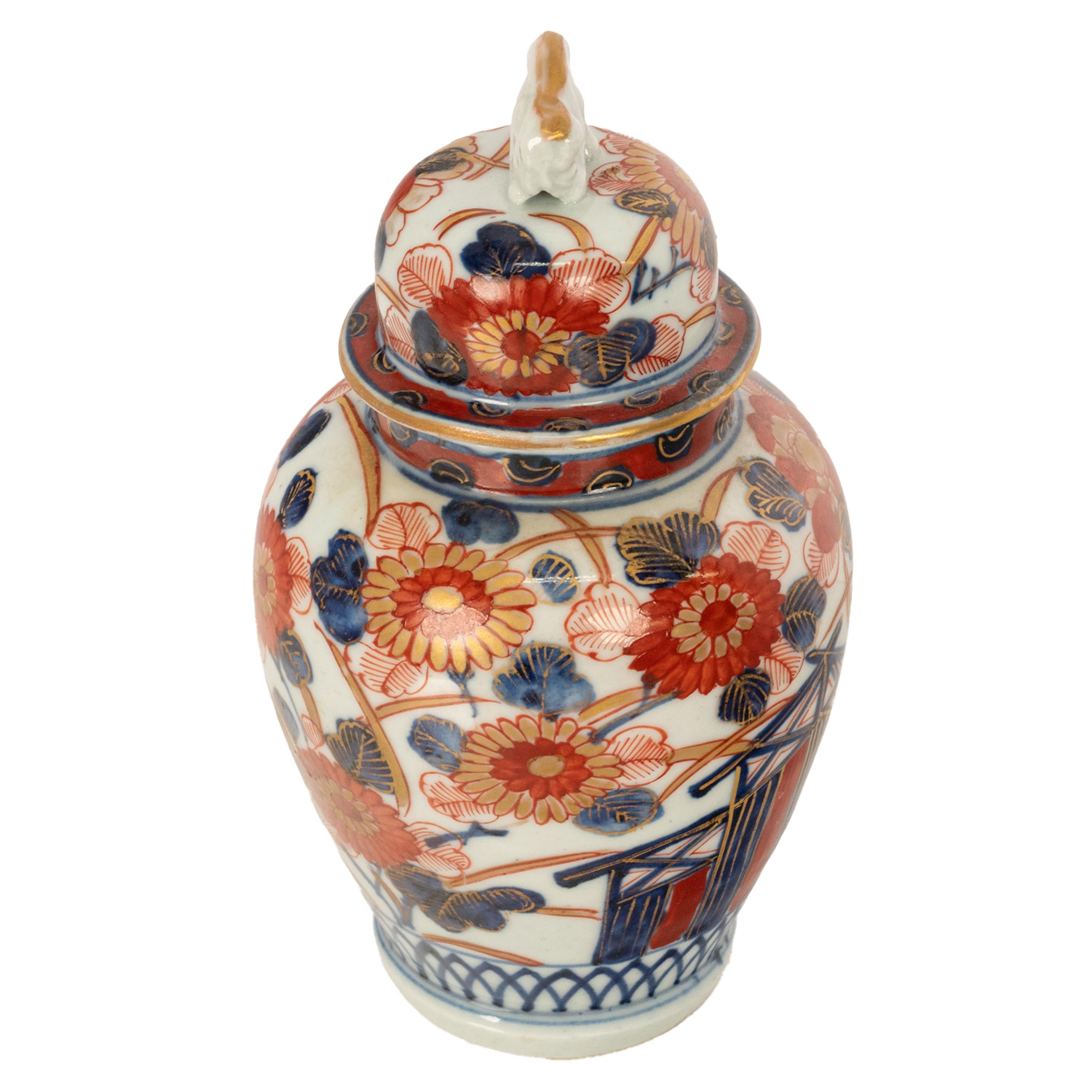 Fin du XIXe siècle Ancien vase à couvercle Imari en porcelaine japonaise du 19ème siècle, période Meiji, 1890 en vente