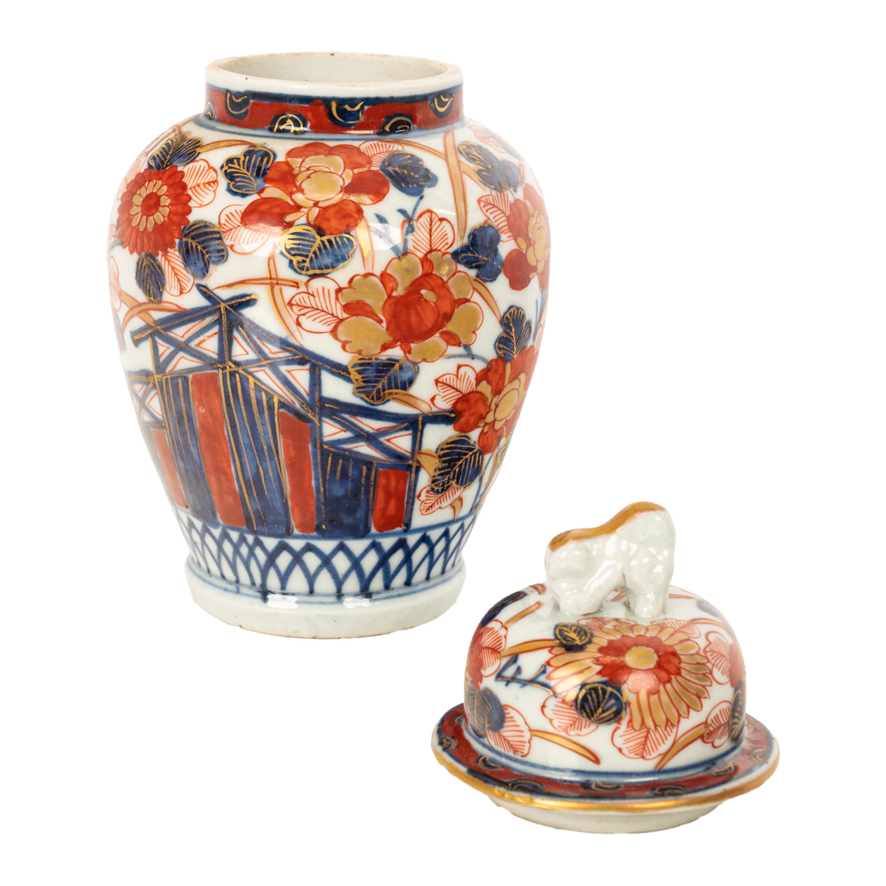 Ancien vase à couvercle Imari en porcelaine japonaise du 19ème siècle, période Meiji, 1890 en vente 1