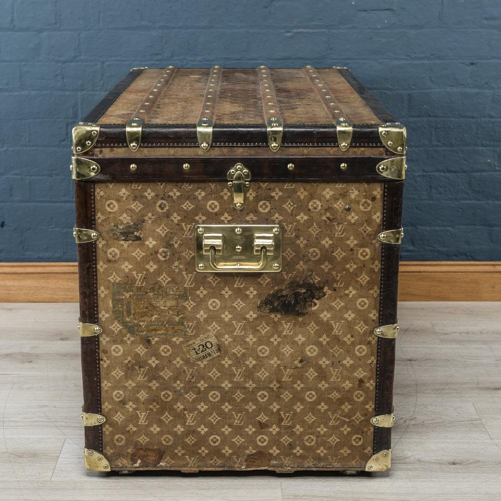 Antique 19thc Louis Vuitton Extra Large Trunk in Woven Canvas Finish Circa 1895 In Good Condition In Royal Tunbridge Wells, Kent
