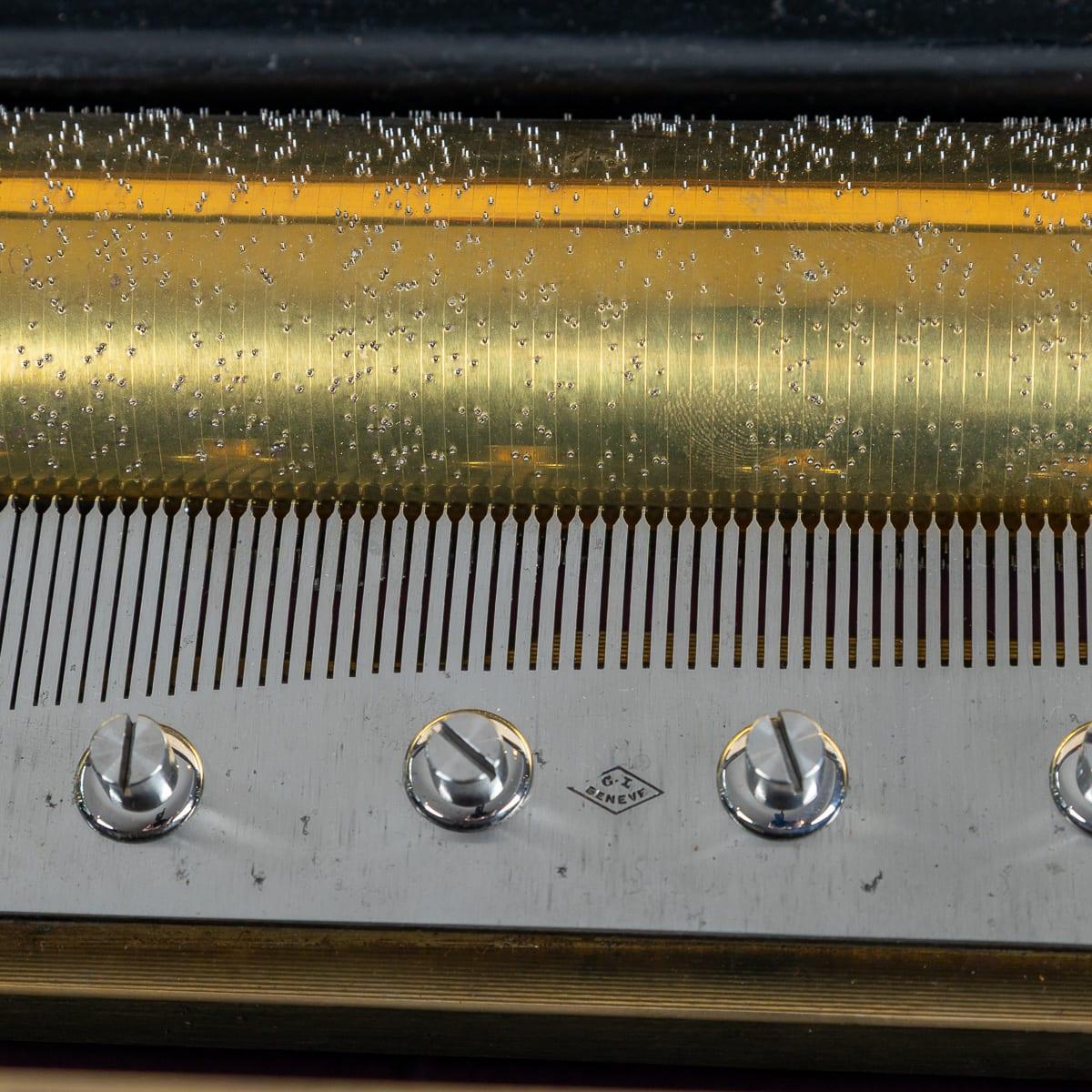 Ancienne boîte à musique à cylindre de fabrication suisse du 19ème siècle par Lecoultre Frères de Genève c.1880 en vente 9