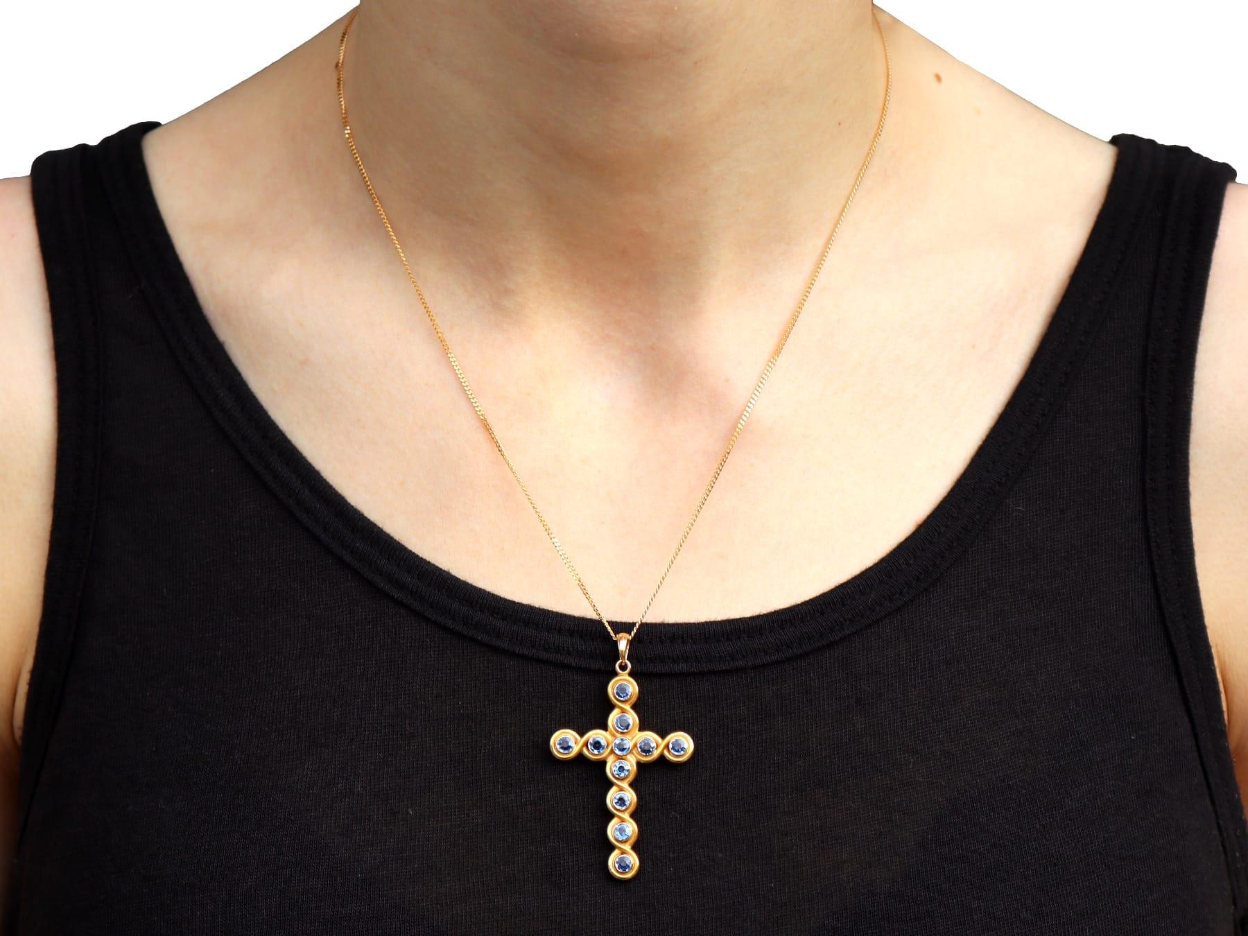 Antique 2 Carat Montana Sapphire and 18k Yellow Gold Cross Pendant Circa 1910 For Sale 4