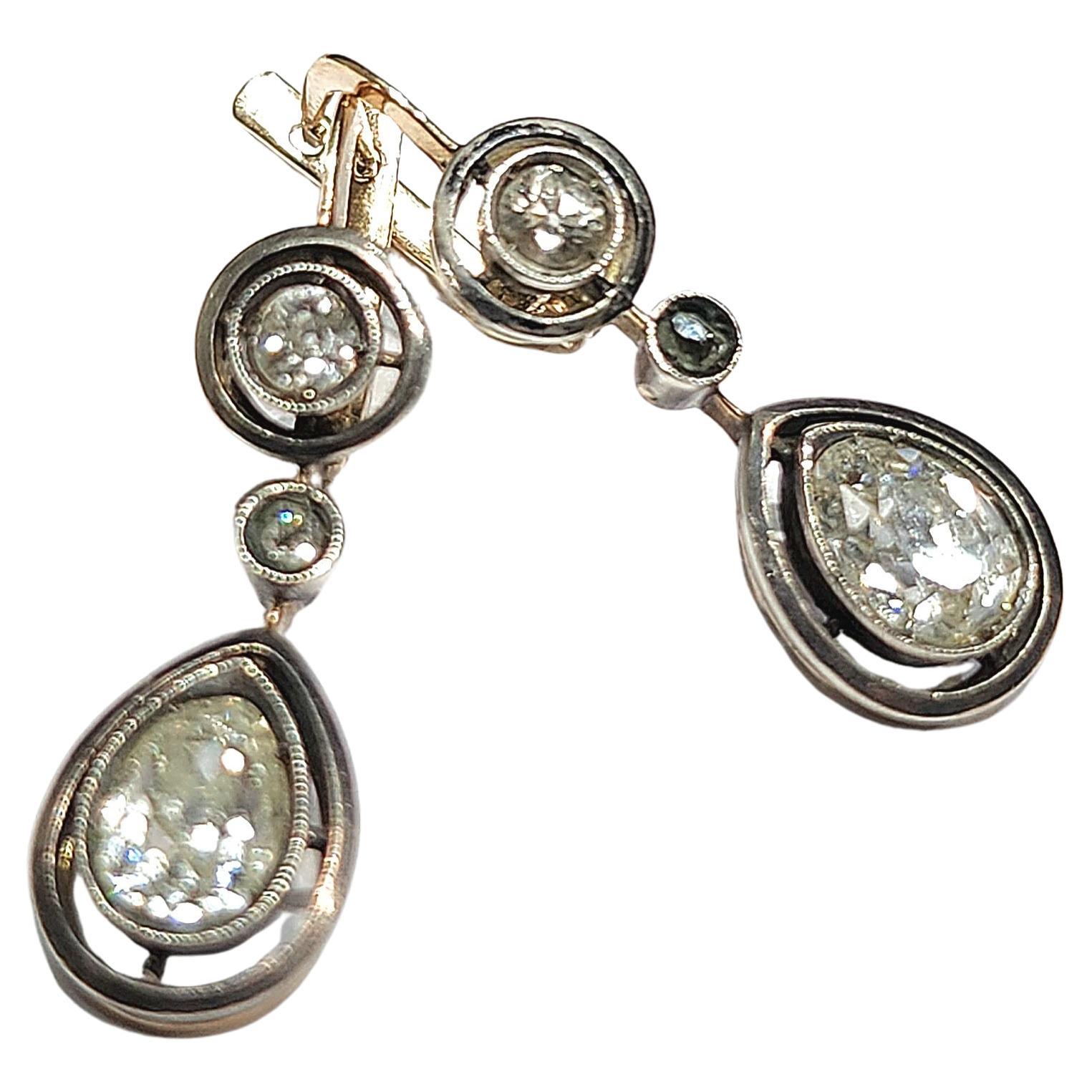 Boucles d'oreilles pendantes anciennes en diamant taillé à l'ancienne de 2 carats Bon état - En vente à Cairo, EG