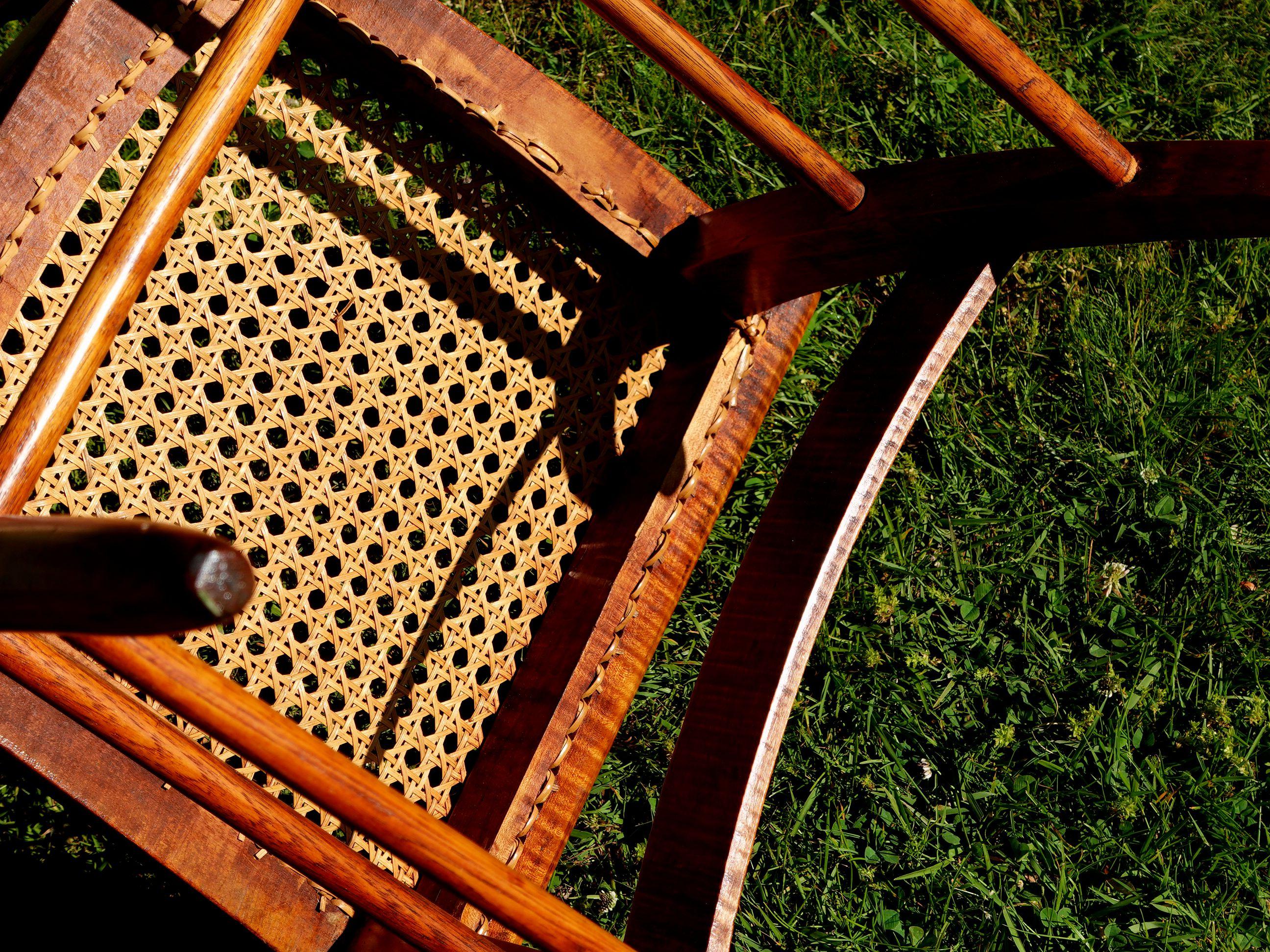 Antiguo 2 Federal Tiger Maple & Bird's Eye Cane Seat Comedor Charis en venta 8