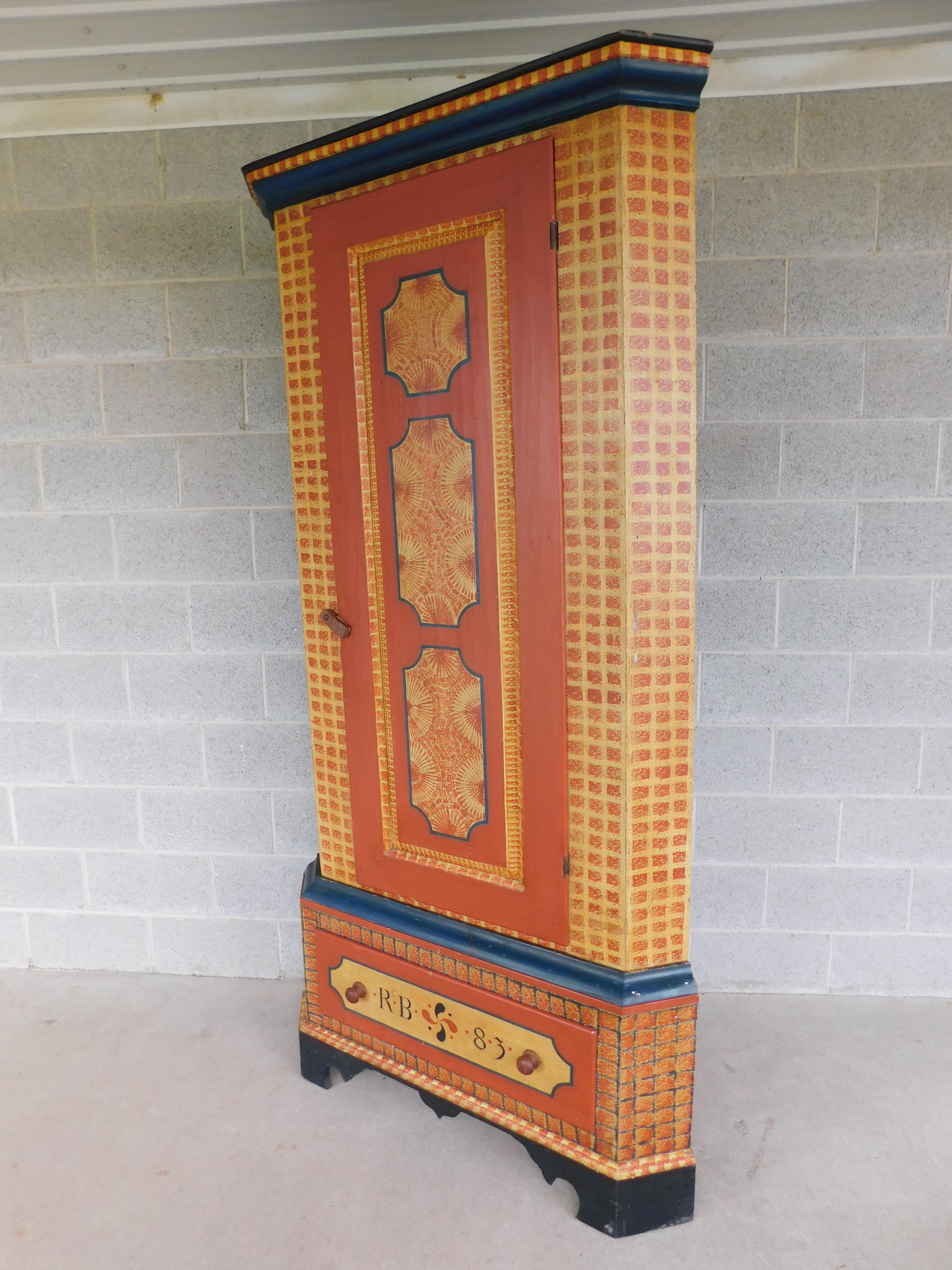 Antique 2 Piece 18th Century Grain Painted Corner Cabinet Berks Co. Pa In Good Condition For Sale In Parkesburg, PA