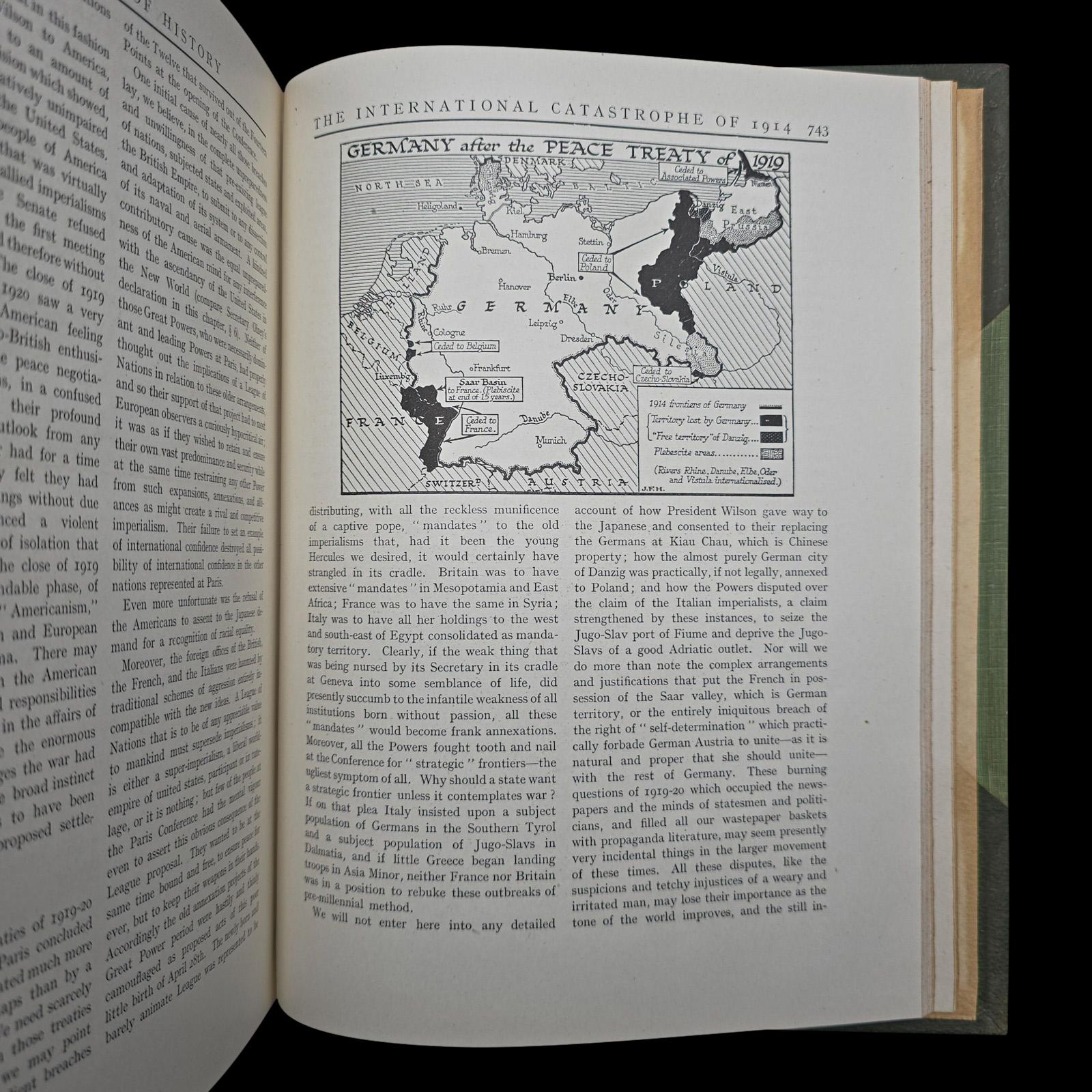 Antik, 2 Bände, HG Wells, Der Umriss der Geschichte, Nachschlagewerk, CIRCA 1920 im Angebot 5