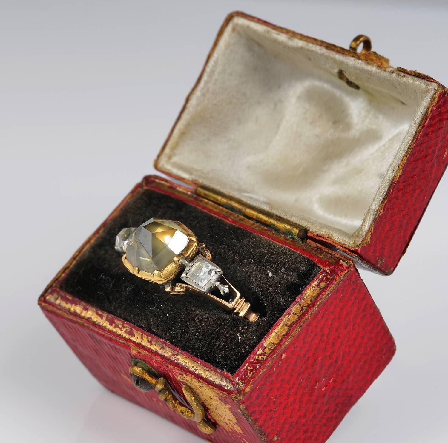 Antique 2.0 Carat Early Pointed Diamond Plus Rare Solitaire Ring In Good Condition For Sale In Napoli, IT