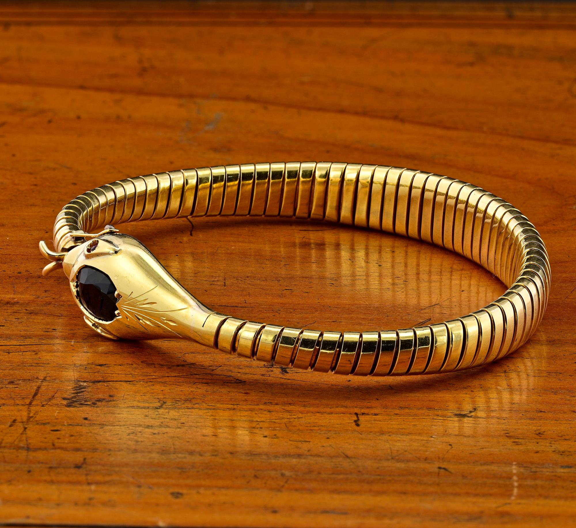 Women's Antique 2.0 Ct Natural Sapphire Tubogas Snake bracelet 18 KT For Sale