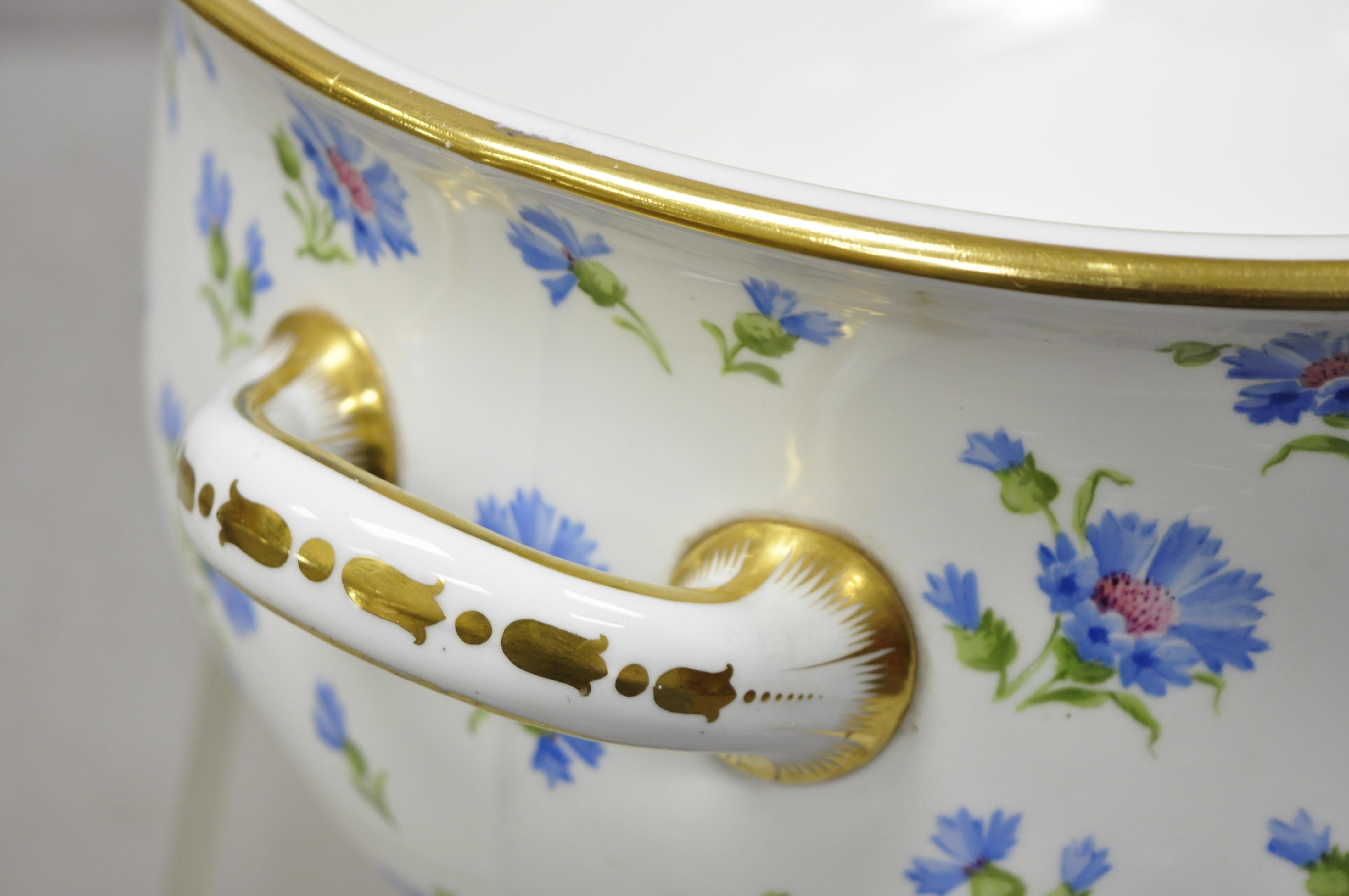 Antique English a.B. Daniell and Son Blue Flower Porcelain Foot Bath Basin In Good Condition For Sale In Philadelphia, PA