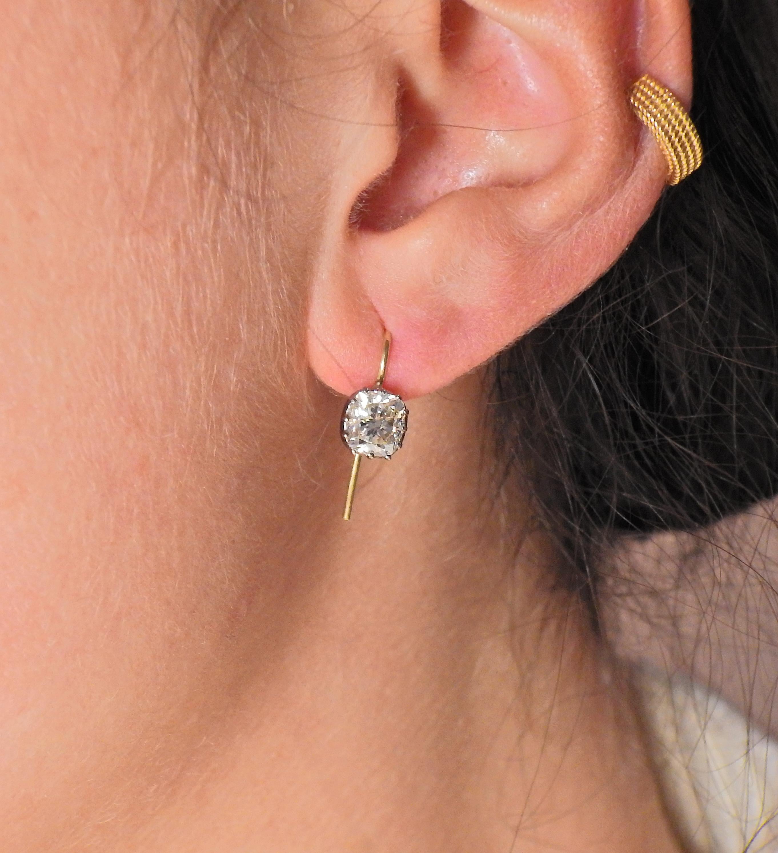 Antique-Style 2.02 Carat Old Mine Diamond Gold Earrings In Excellent Condition In New York, NY