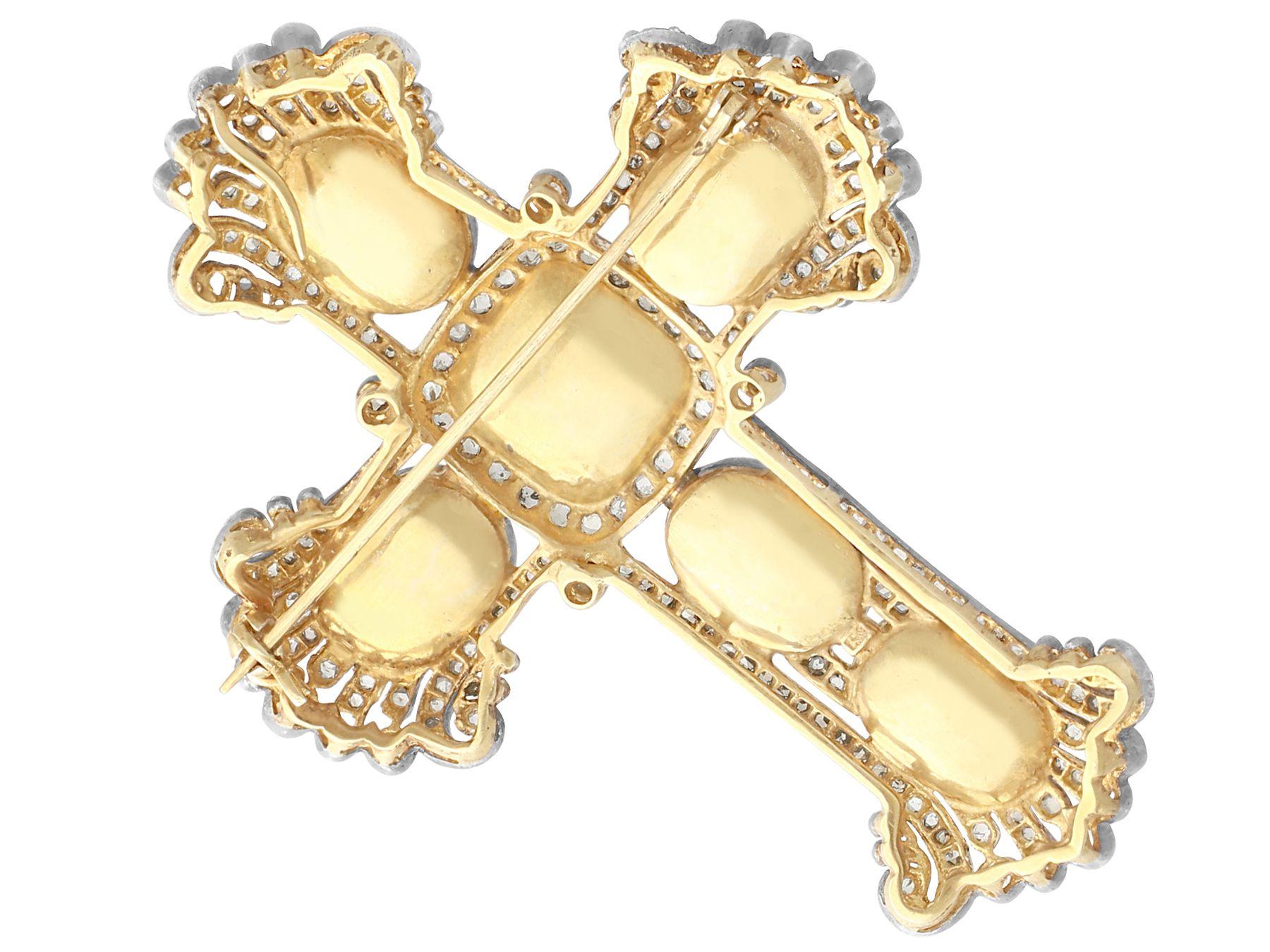 Antike 20,34 Karat Opal und 4,63 Karat Diamant Silber vergoldete Kreuzanhänger Brosche für Damen oder Herren im Angebot