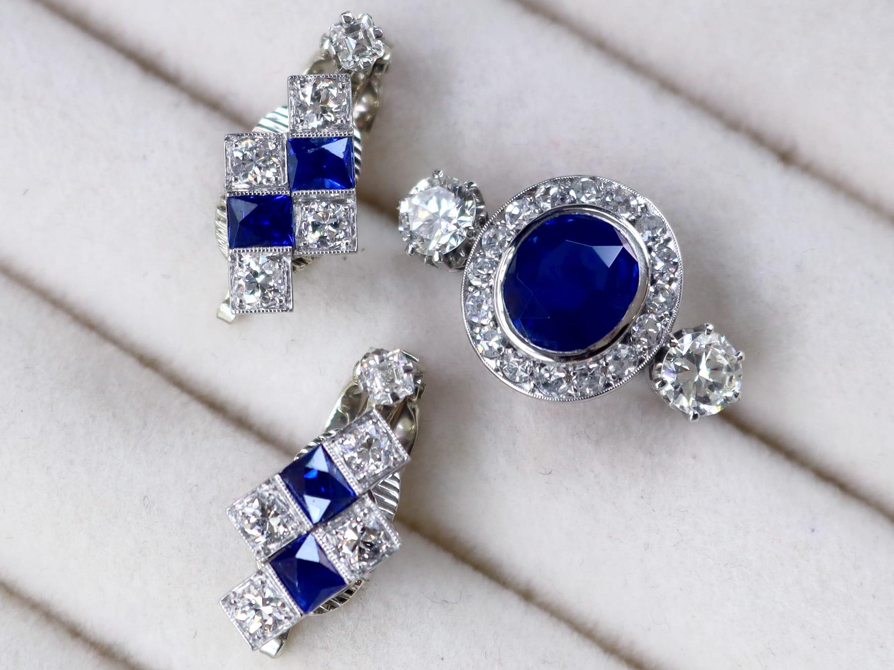 Antique 2.05 Carat Sapphire and 1.49 Carat Diamond, Platinum Ring Circa 1930 In Excellent Condition For Sale In Jesmond, Newcastle Upon Tyne