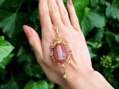 Antique 20.61 Quartz Hardstone and Pearl Yellow Gold Cameo Brooch / Pendant