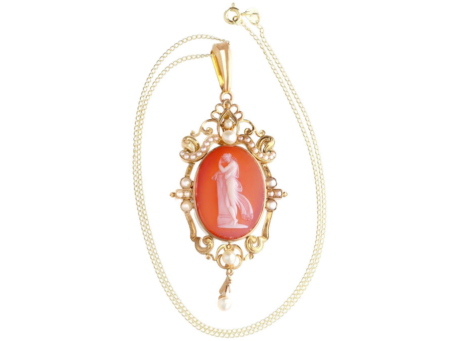 Non taillé Broche/ pendentif camée ancienne en or jaune, quartz, pierre dure et perle de 20,61 carats en vente