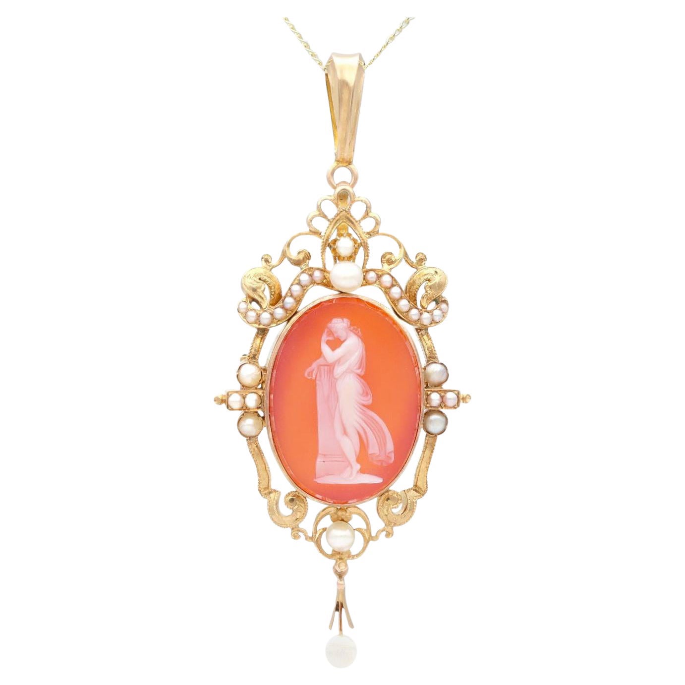 Antiguo broche / colgante de oro amarillo con camafeo de piedra dura de cuarzo y perla 20.61