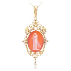 Antique 20.61 Quartz Hardstone and Pearl Yellow Gold Cameo Brooch / Pendant