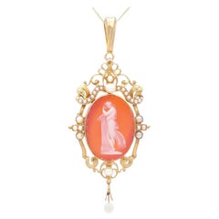 Antique 20.61 Quartz Hardstone and Pearl Yellow Gold Cameo Brooch / Pendant