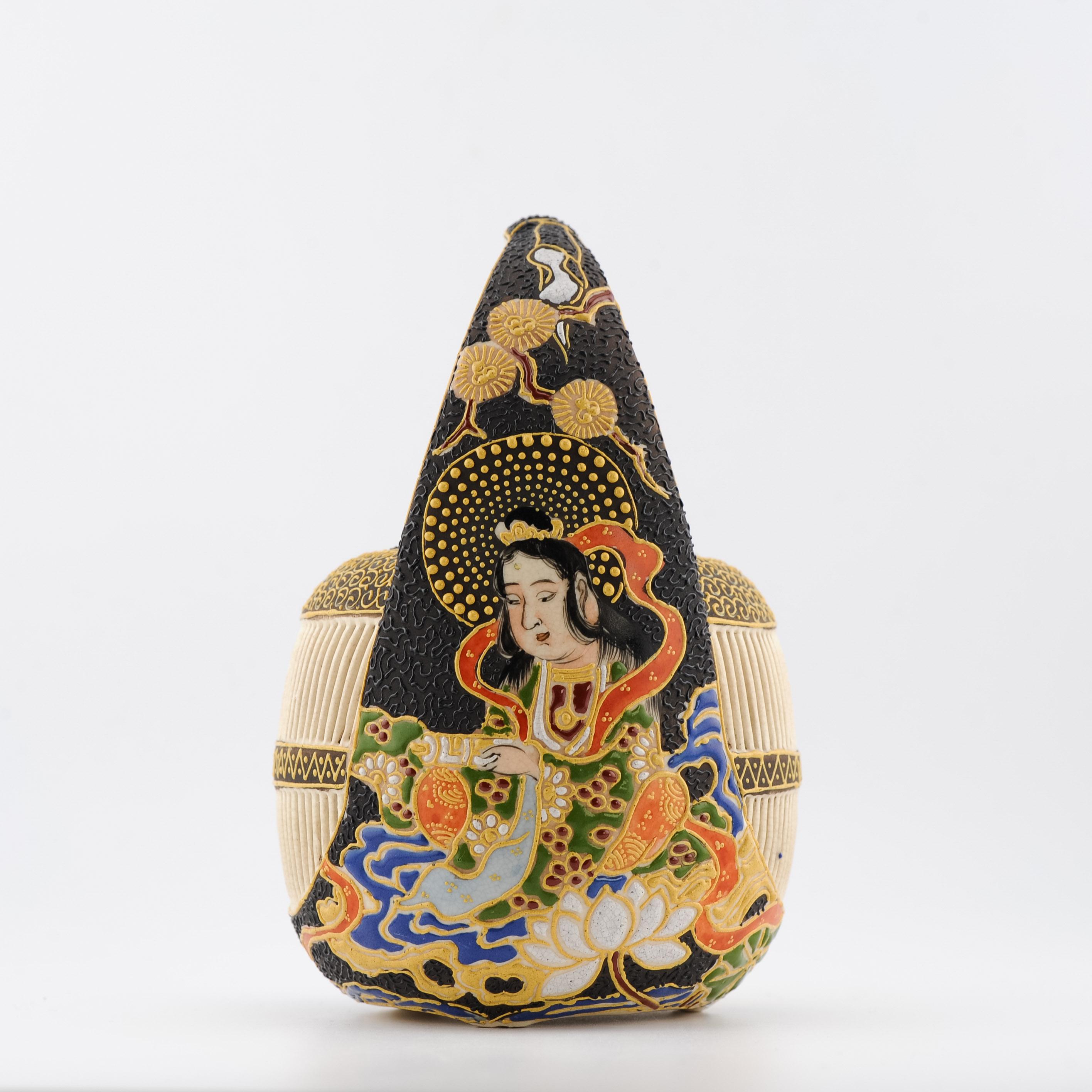 Antique 20C Japanese Satsuma Vase Cricket Box Earthenware Japan In Good Condition In Amsterdam, Noord Holland