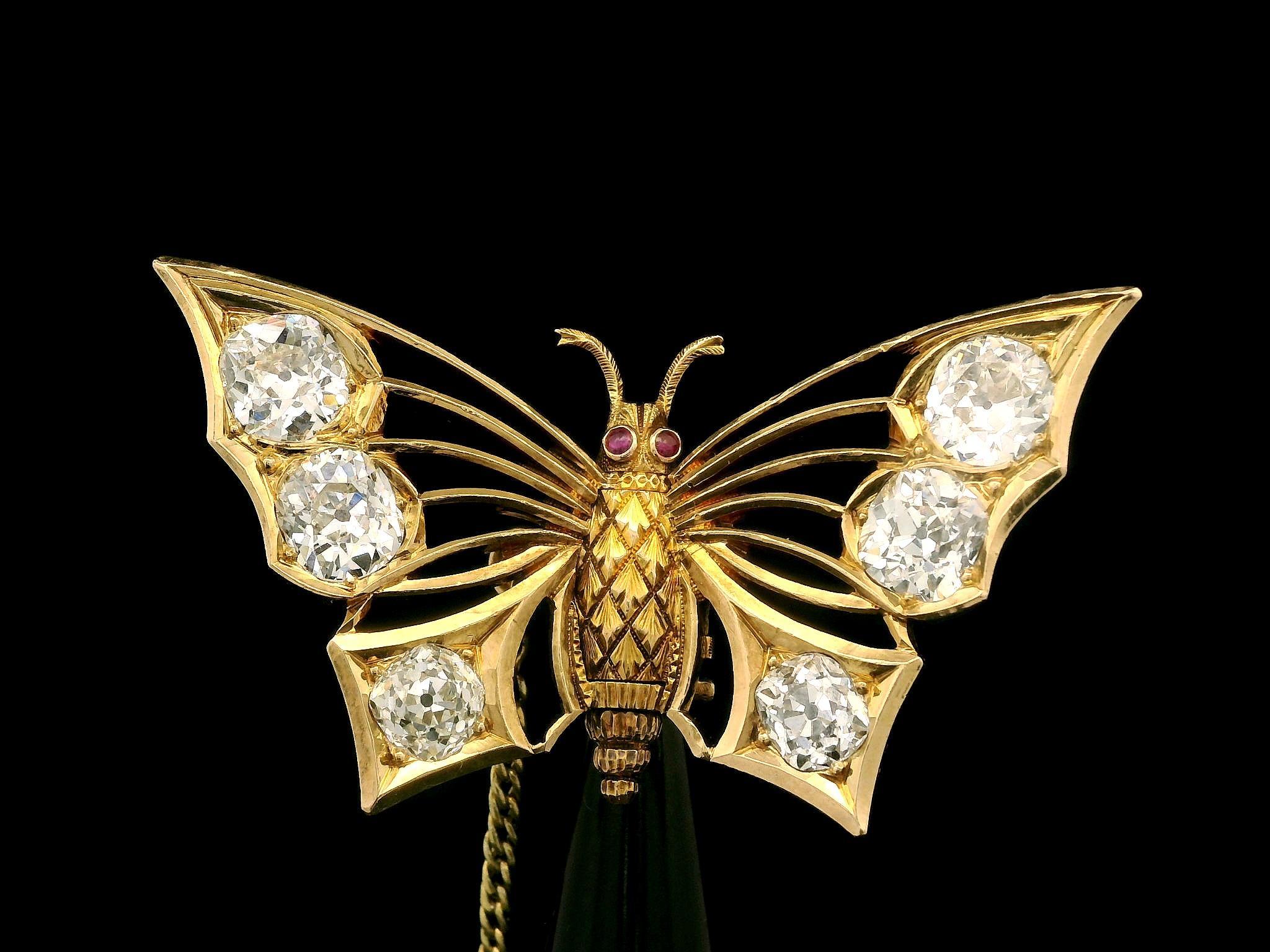 Antique 20k Gold 6.30ctw Old Mine Cut Diamond Butterfly Folding Pin Brooch In Good Condition For Sale In Montclair, NJ