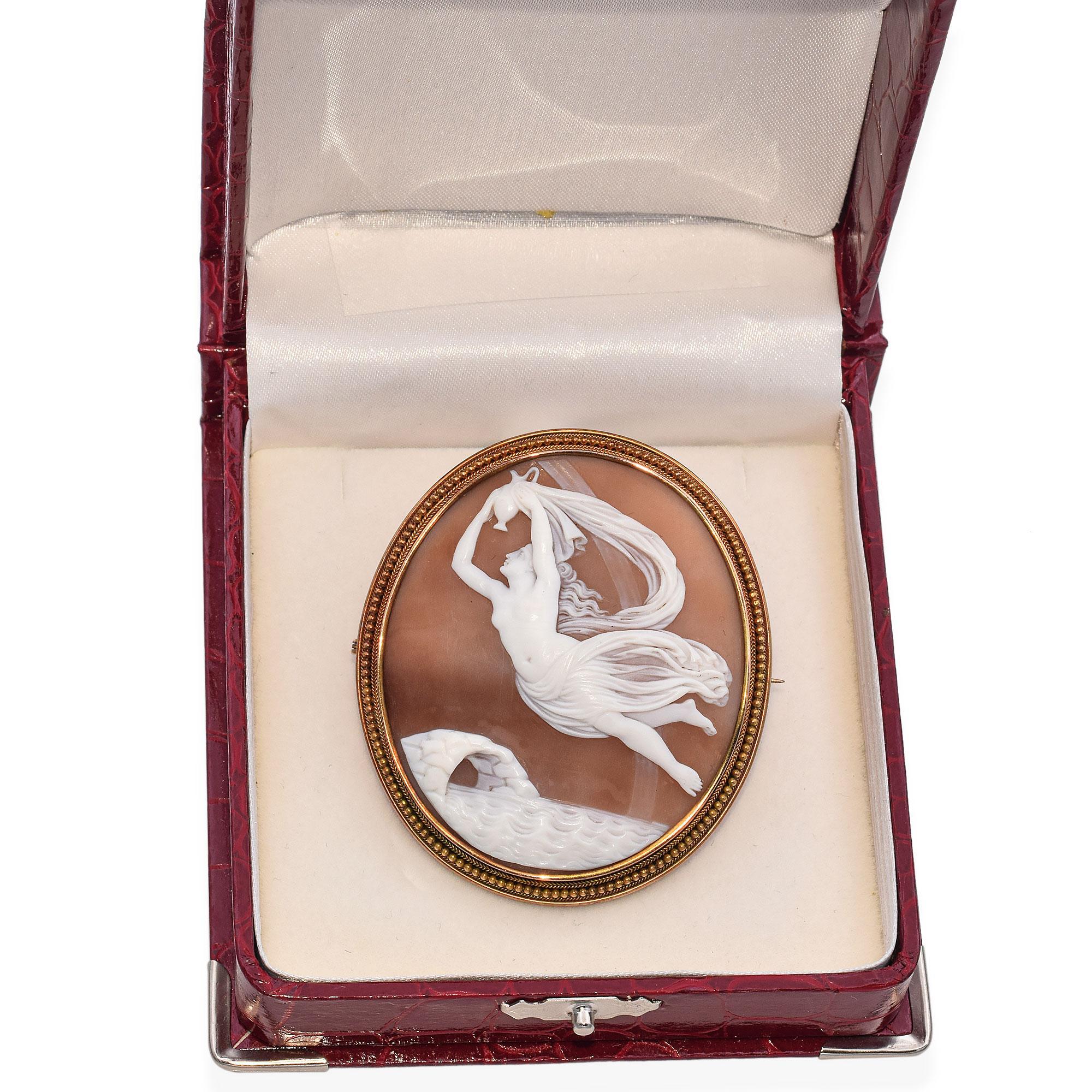 Antique 20K Yellow Gold Iris Over River Styx Magic Water Cameo Brooch In Good Condition For Sale In New York, NY