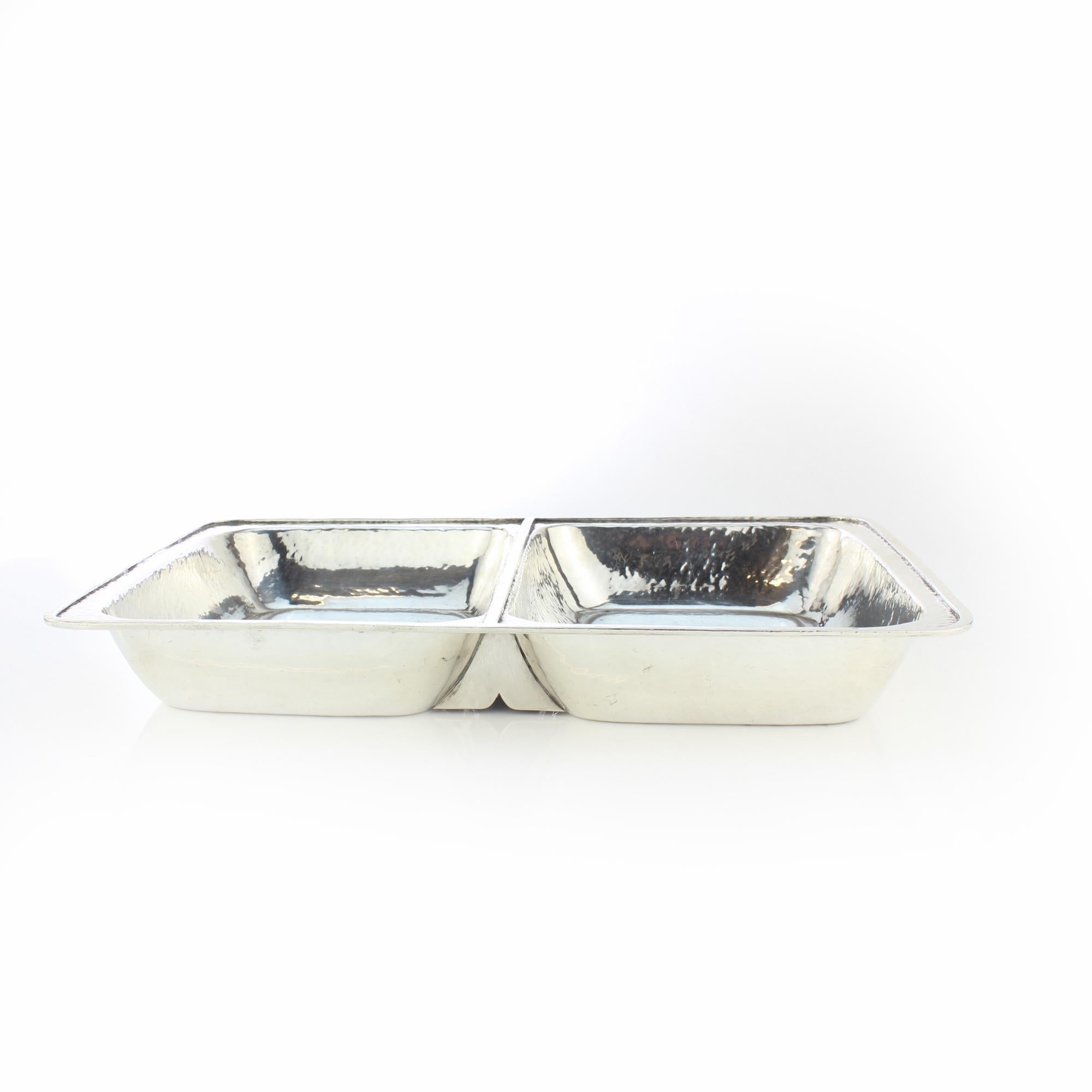 Antique 20th Century American Arts & Crafts Sterling Silver Twin Entrée Dish In Good Condition For Sale In Braintree, GB