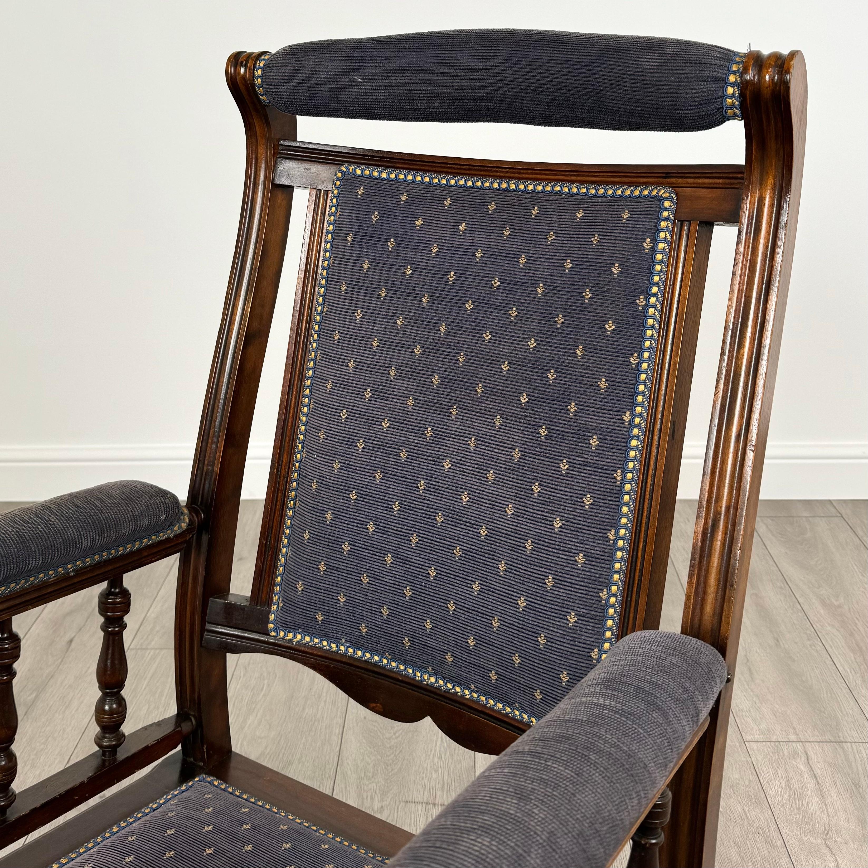 Fauteuil à bascule américain ancien du 20ème siècle en hêtre ( REF AF-3615 ) en vente 4