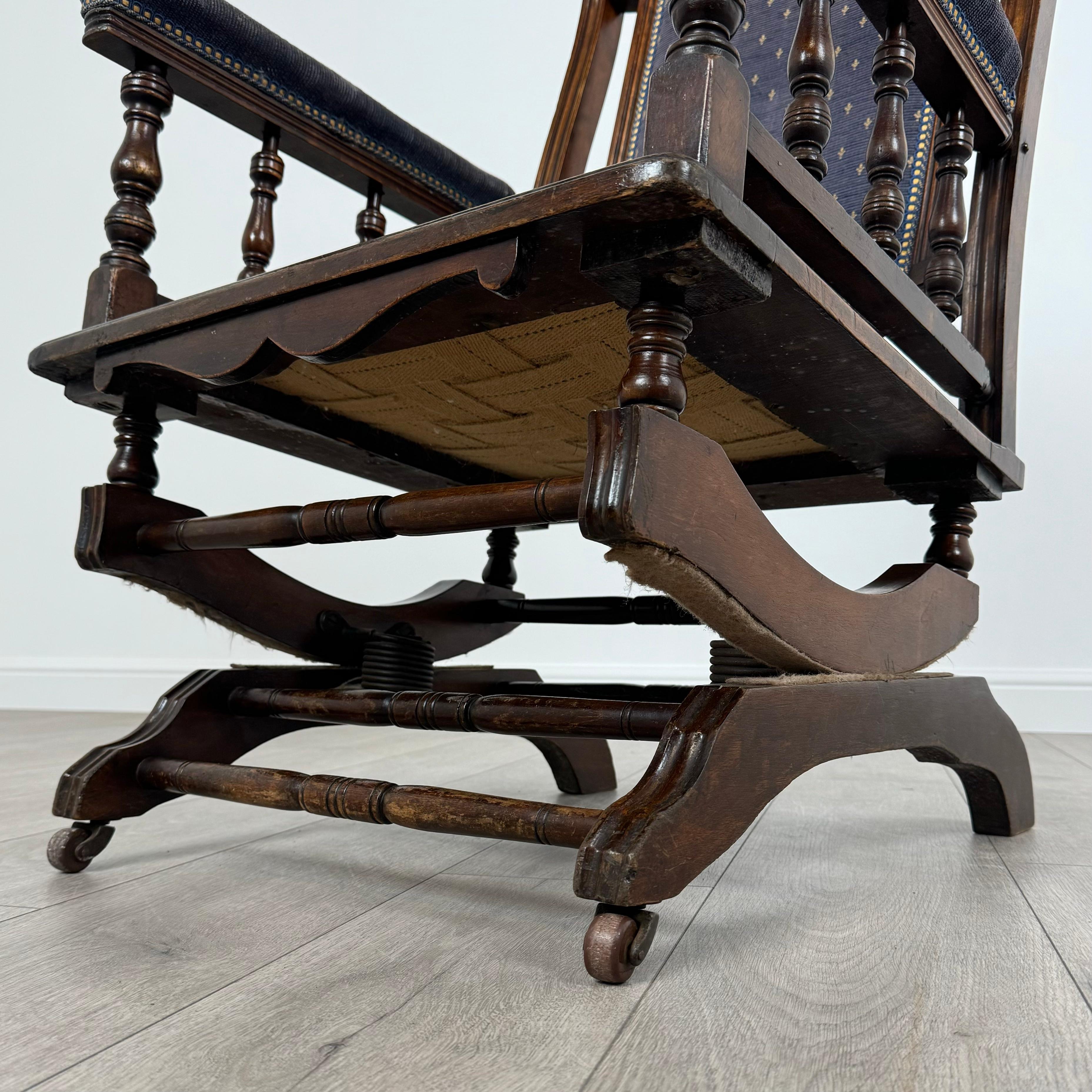 Fauteuil à bascule américain ancien du 20ème siècle en hêtre ( REF AF-3615 ) en vente 6
