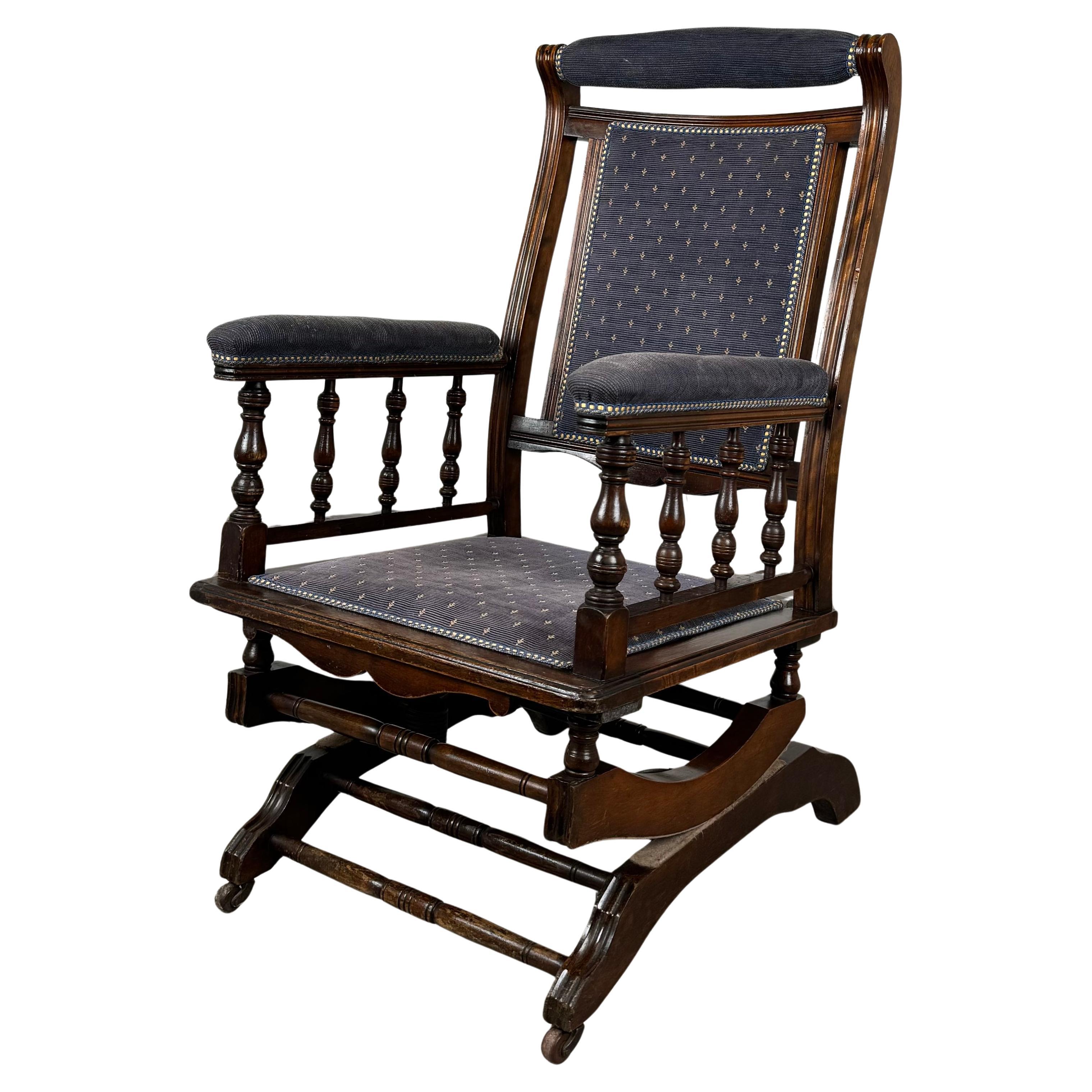 Fauteuil à bascule américain ancien du 20ème siècle en hêtre ( REF AF-3615 )