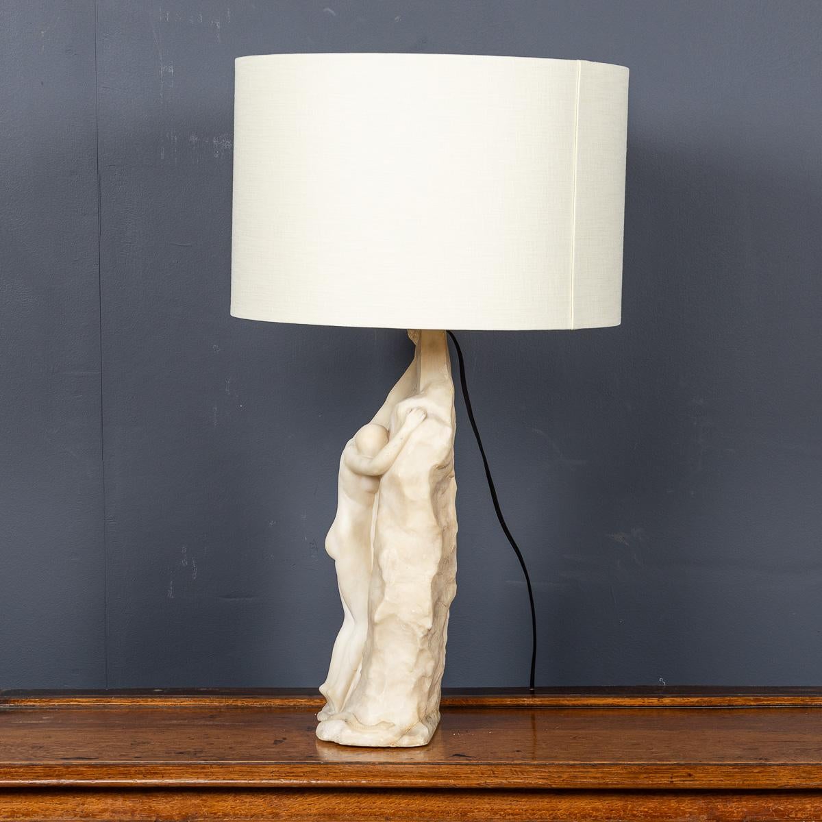 Antike geschnitzte Art-Déco-Lampe aus weißem Marmor des 20. Jahrhunderts, um 1920 im Zustand „Gut“ im Angebot in Royal Tunbridge Wells, Kent