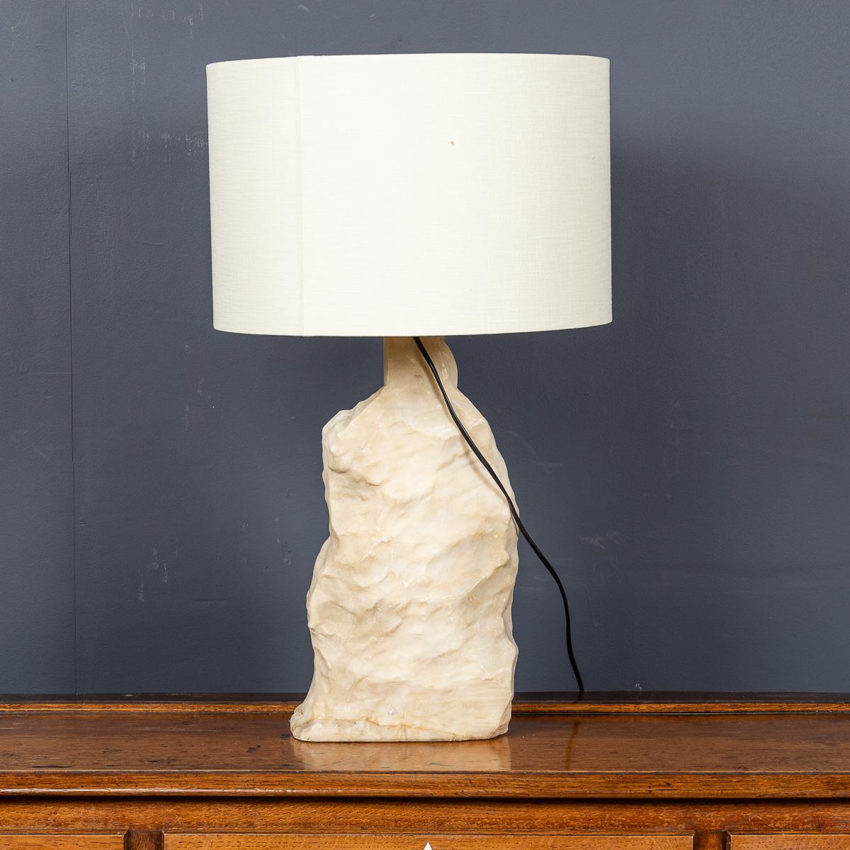 Antike geschnitzte Art-Déco-Lampe aus weißem Marmor des 20. Jahrhunderts, um 1920 im Angebot 1