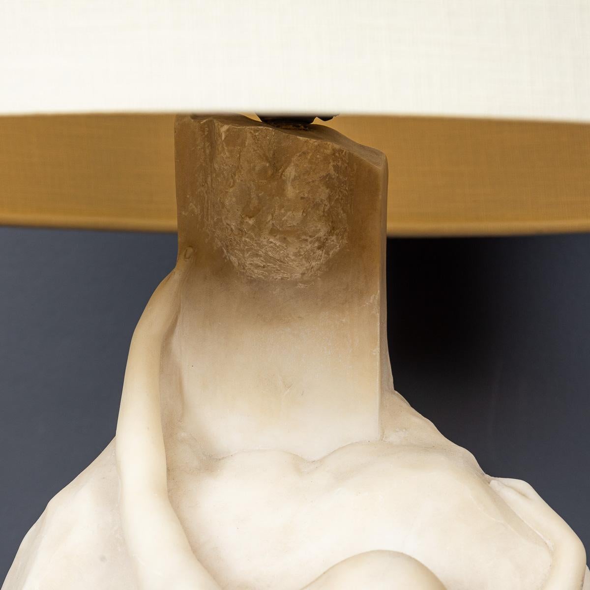 Antike geschnitzte Art-Déco-Lampe aus weißem Marmor des 20. Jahrhunderts, um 1920 im Angebot 3