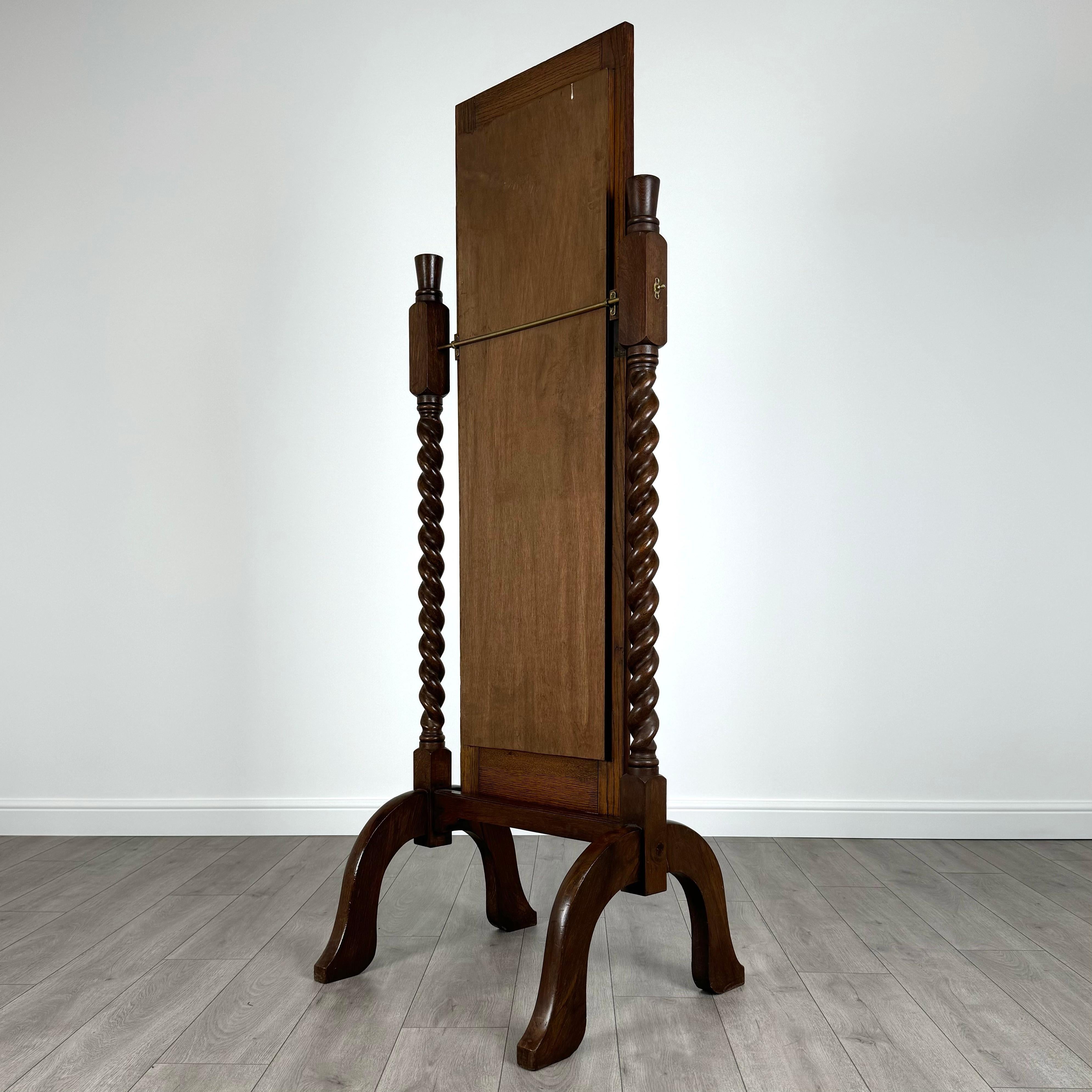 Inglese Antico specchio ovale Barley Twist del XX secolo in Oak ( REF AFS-3541 ) in vendita