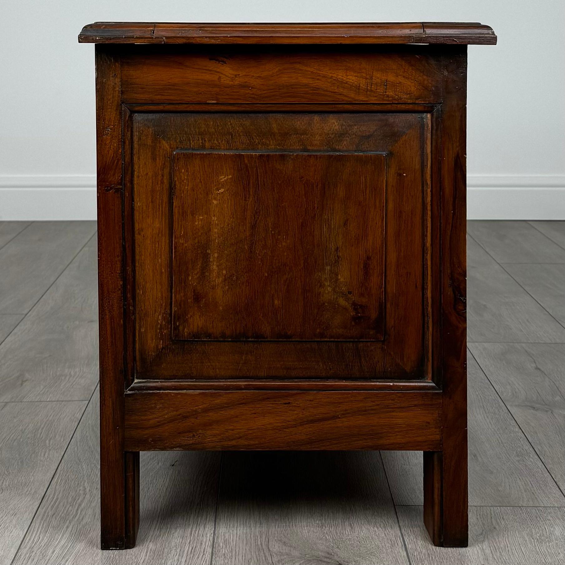 Coffre à couvertures ancien du 20ème siècle en noyer ( REF AF-3532 ) Bon état - En vente à Ledbury, GB
