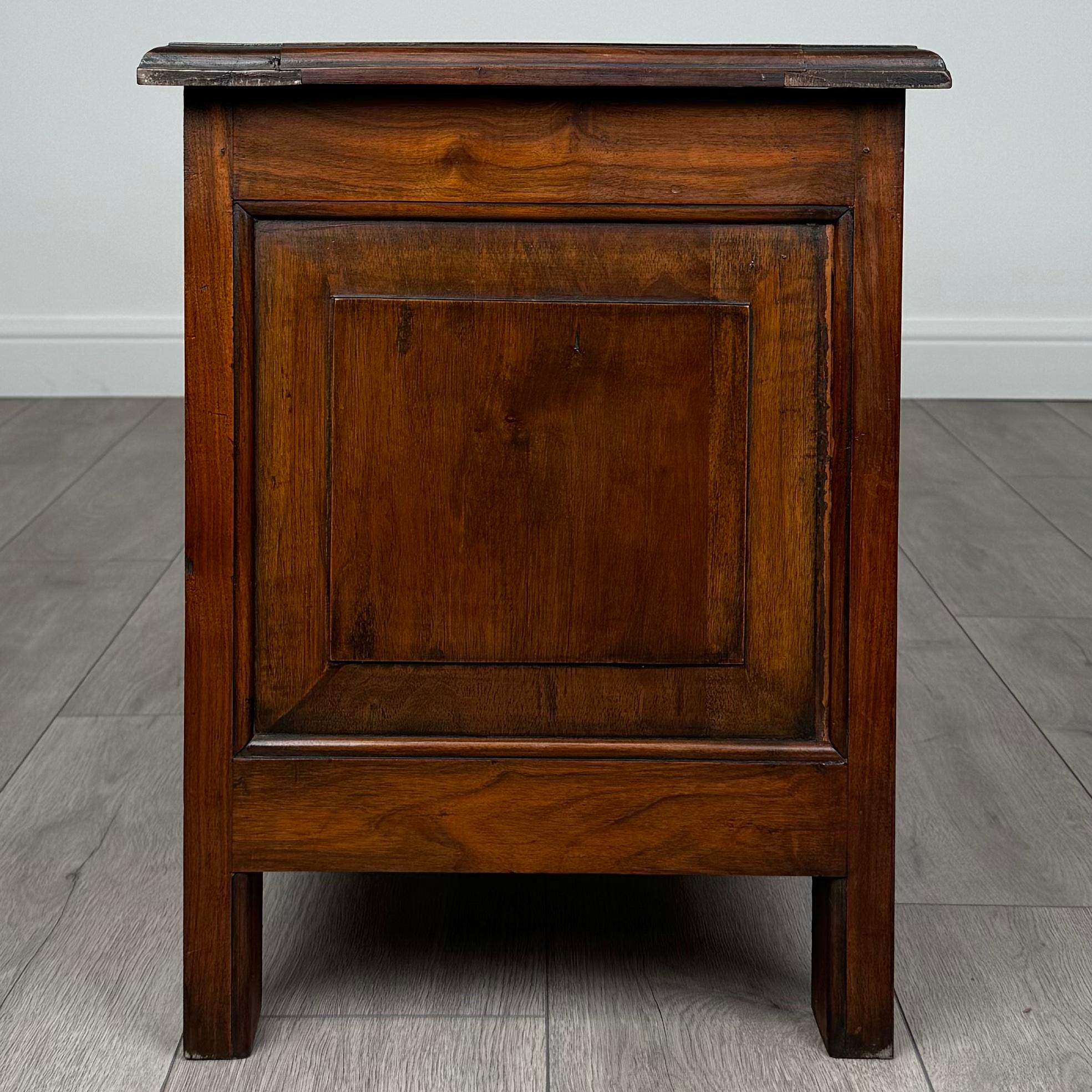 Coffre à couvertures ancien du 20ème siècle en noyer ( REF AF-3532 ) en vente 2