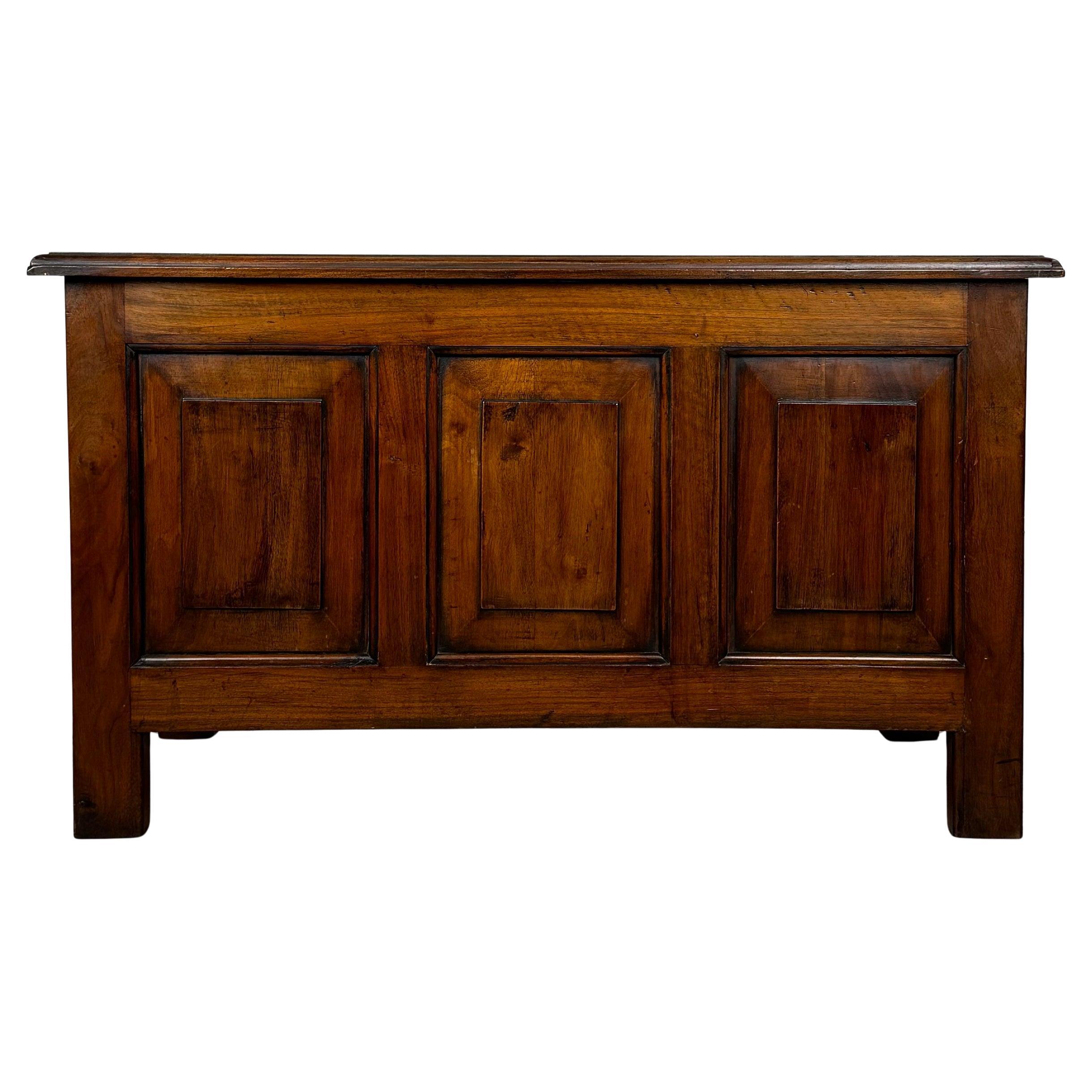 Coffre à couvertures ancien du 20ème siècle en noyer ( REF AF-3532 ) en vente