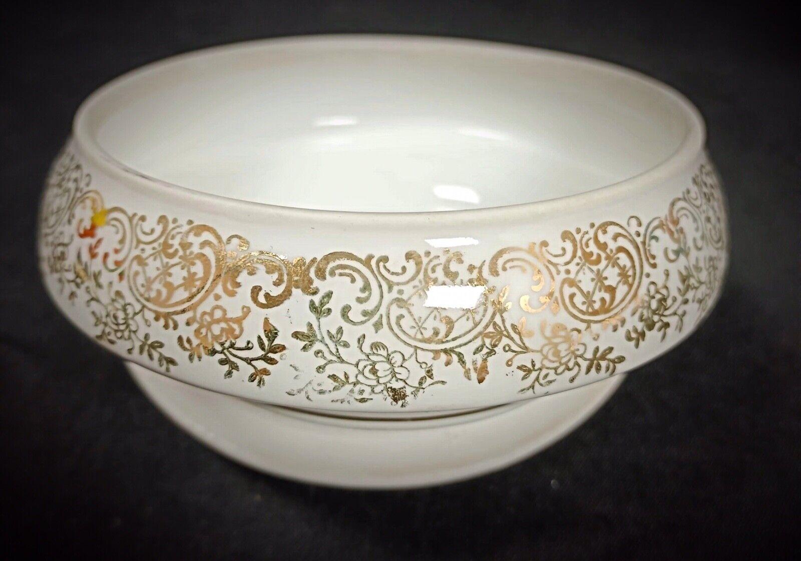 Ancienne Bonbonnière du 20ème siècle en I.L.A. véritable Porcelaine, Scène de Coach  - 2Y128 Bon état - En vente à Bordeaux, FR