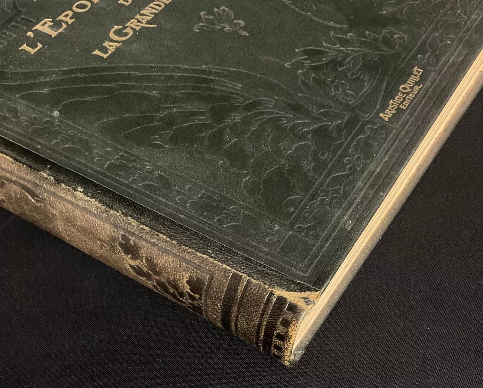 Plongez dans l'histoire avec ce livre ancien, 1914-1918 L'Épopée Belge dans la Grande Guerre, Tome 2. Rédigé en français par Les combattants belges, ce volume relate de manière vivante l'épopée héroïque de la Belgique pendant la Première Guerre