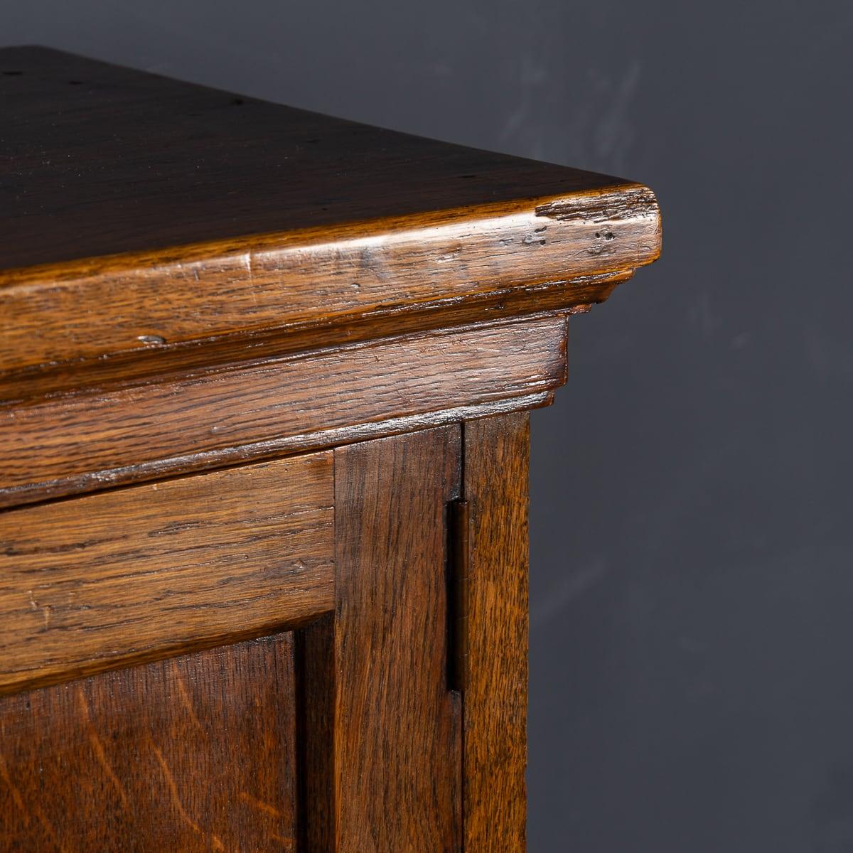 Antique 20th Century British Oak Estate Lockers c.1920 For Sale 6