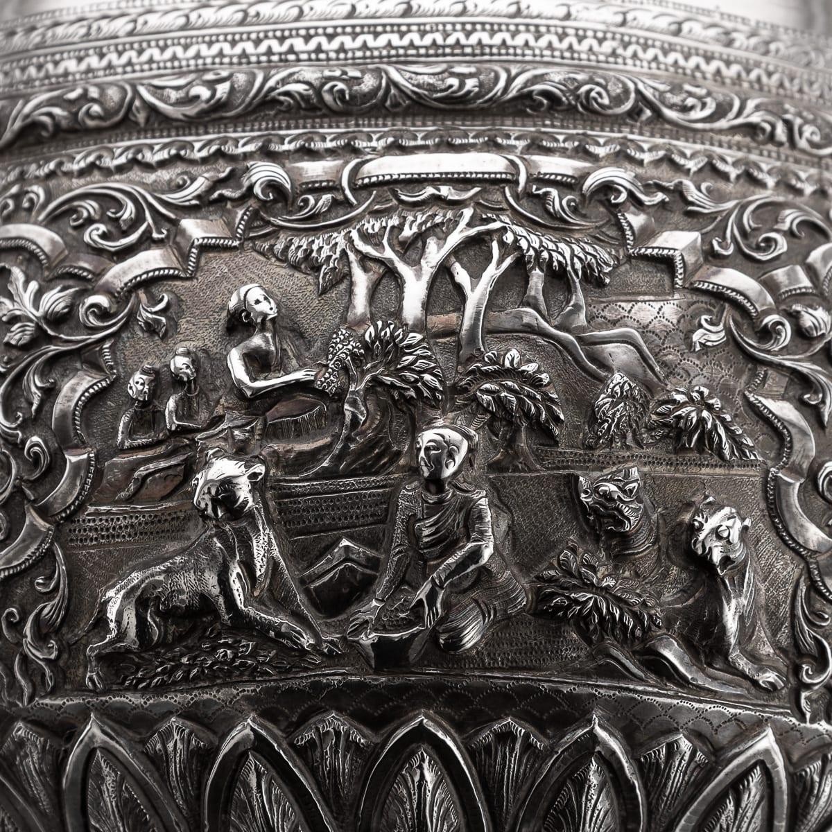 Ancienne coupe birmane en argent massif repoussé du 20e siècle 