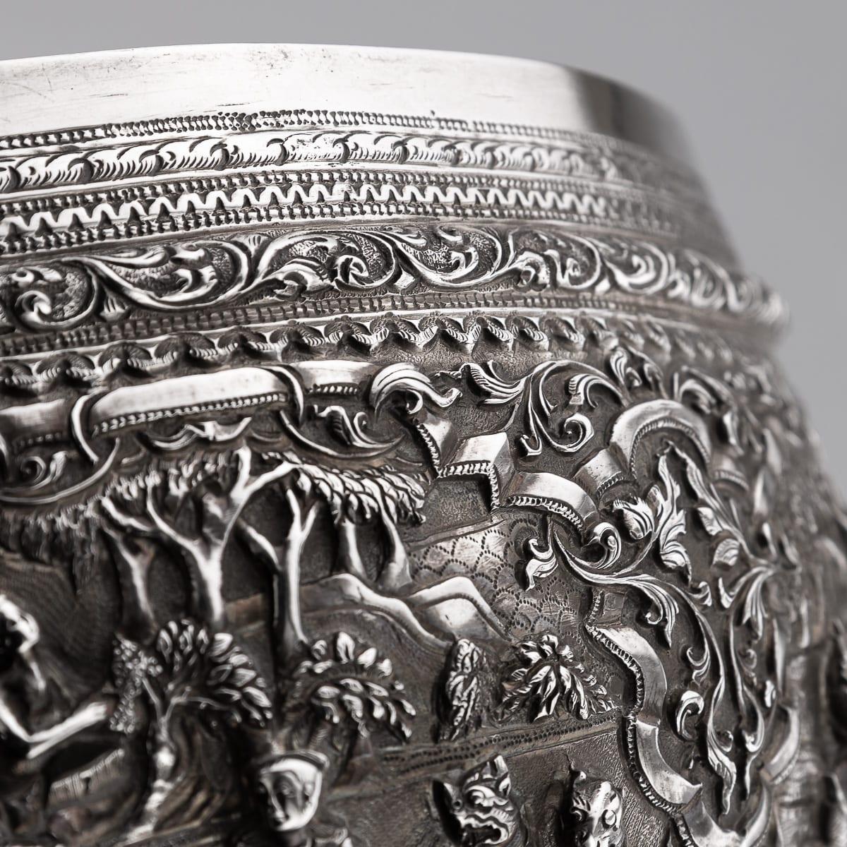 Ancienne coupe birmane en argent massif repoussé du 20e siècle 