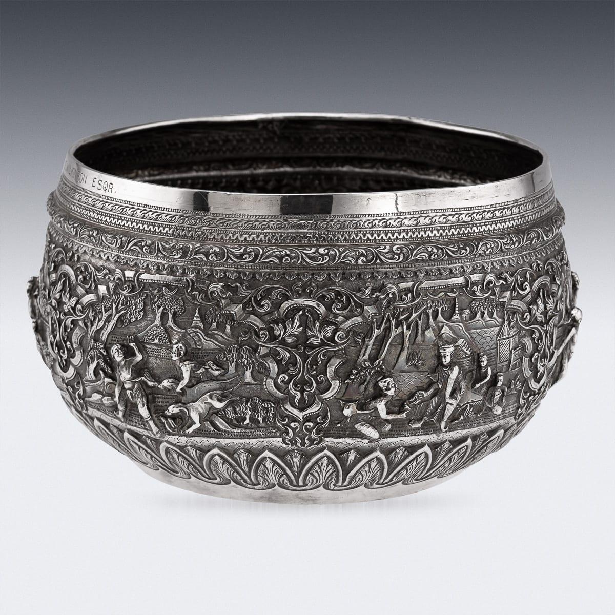 Autre Ancienne coupe birmane en argent massif repoussé du 20e siècle 