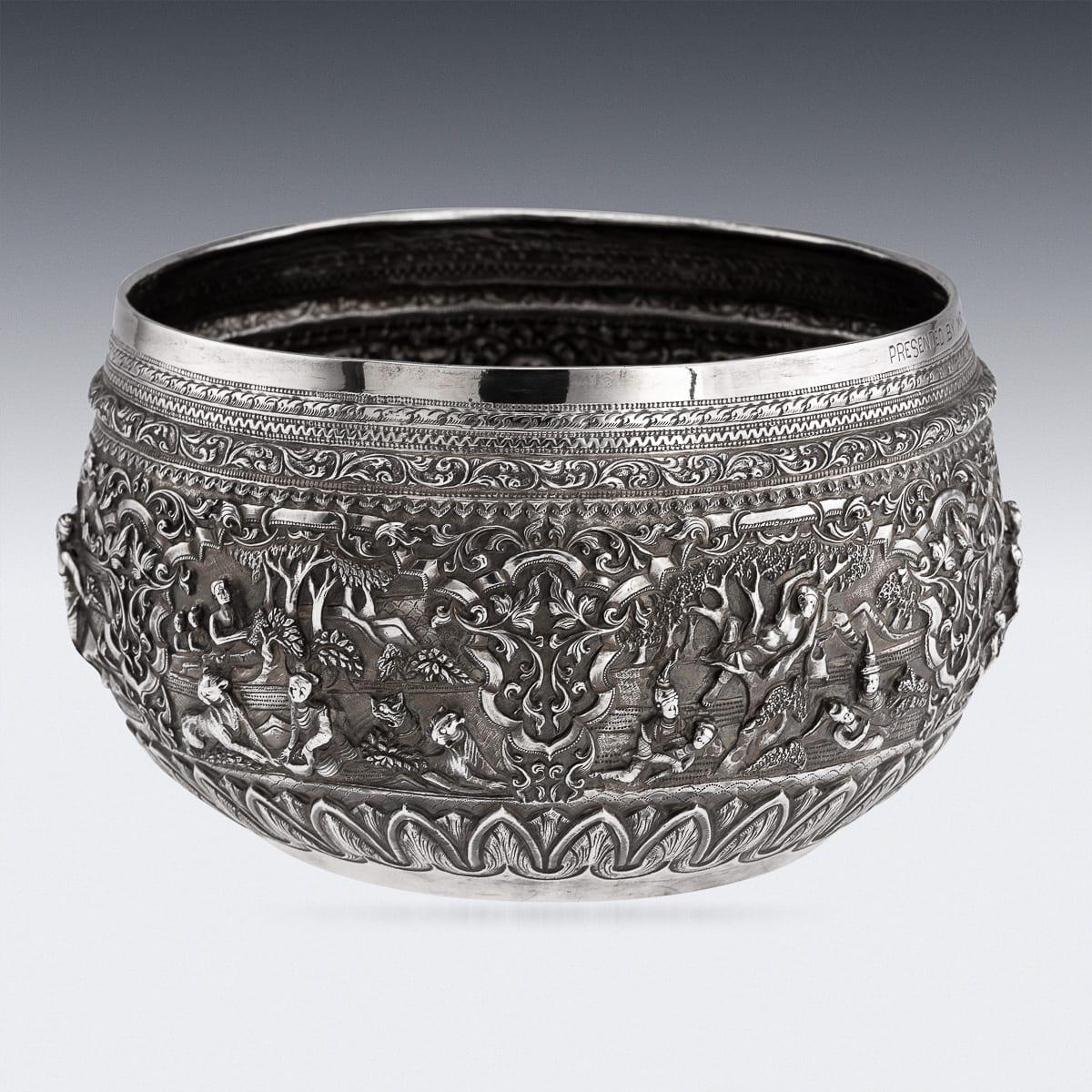 Ancienne coupe birmane en argent massif repoussé du 20e siècle 