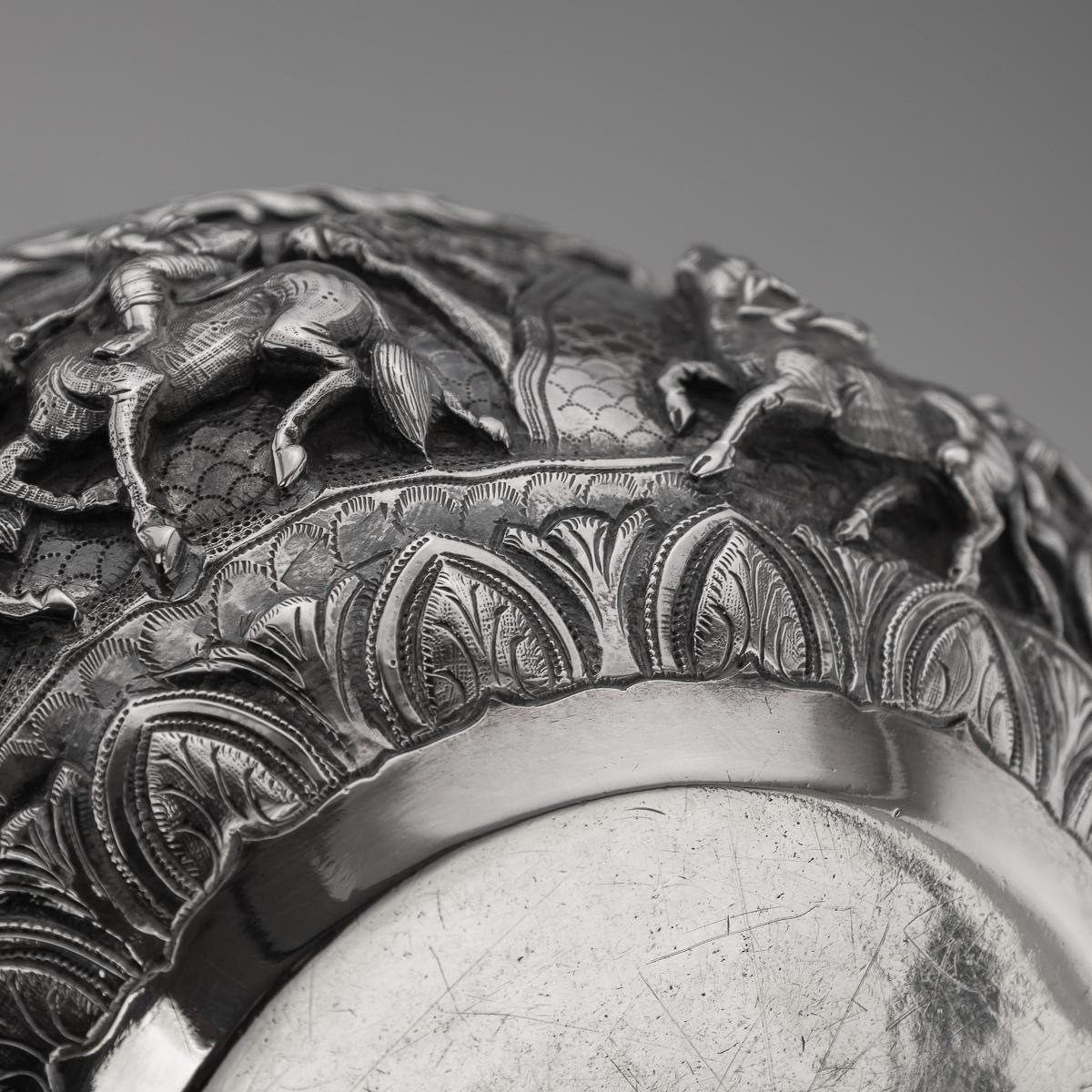 Ancienne coupe birmane en argent massif repoussé du 20e siècle 
