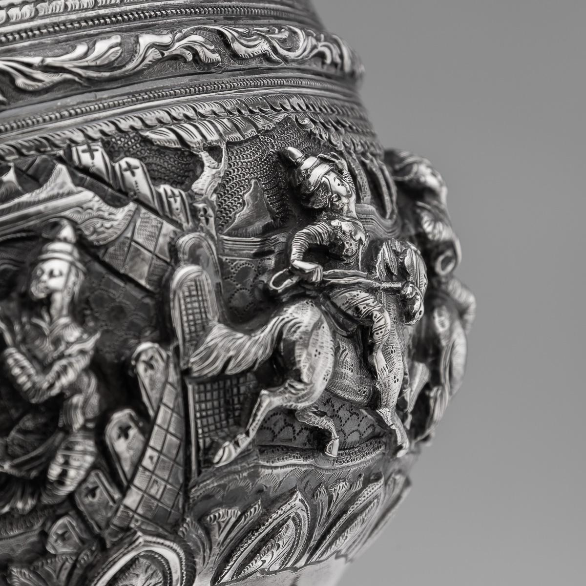 Ancienne coupe birmane en argent massif repoussé du 20e siècle 