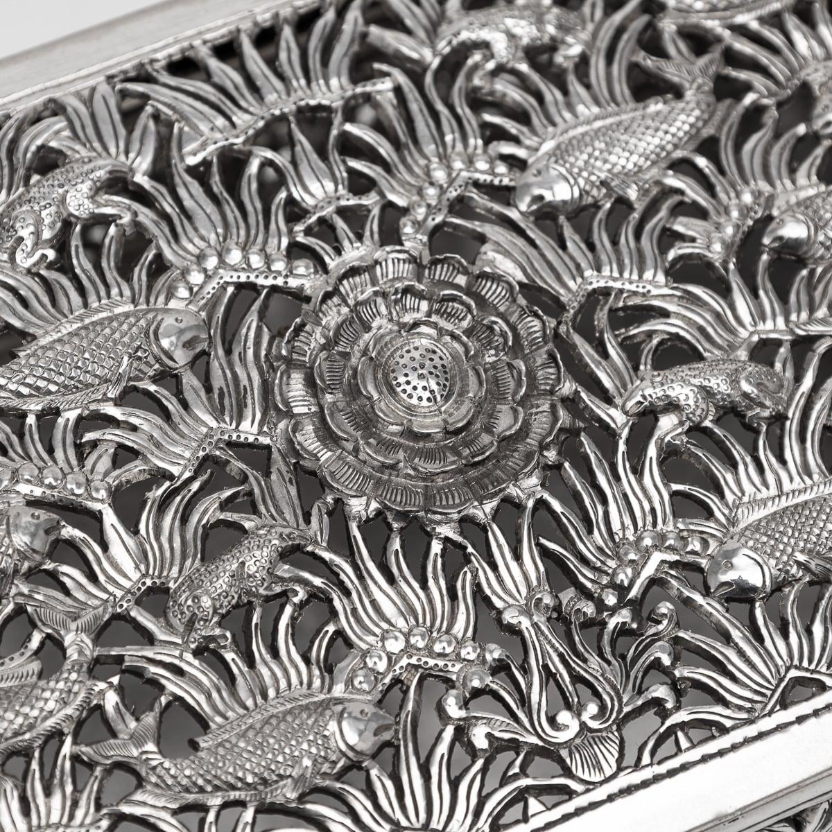 Boîte cambodgienne ancienne du 20ème siècle en argent massif vers 1900 en vente 5